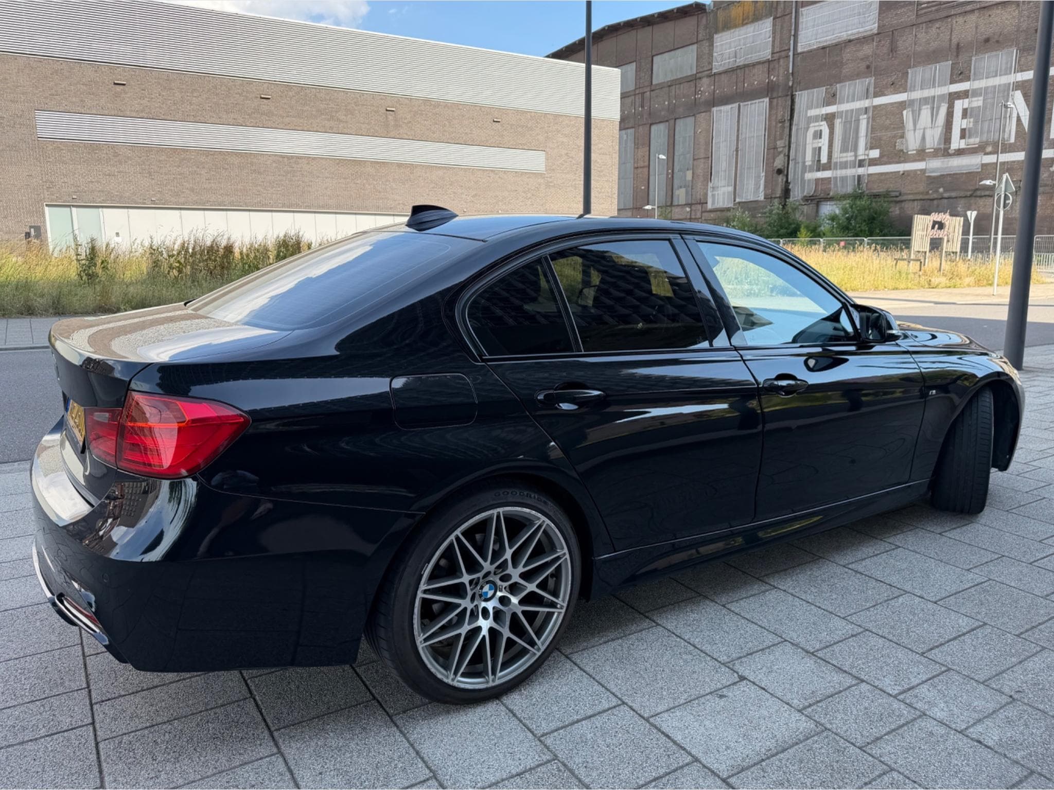 BMW 320 (2012) - Photo 6