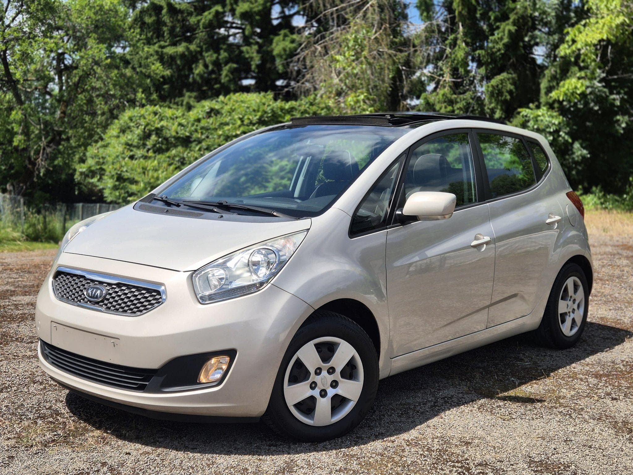 Kia Venga 1.4 CRDi (2010) - Foto 1