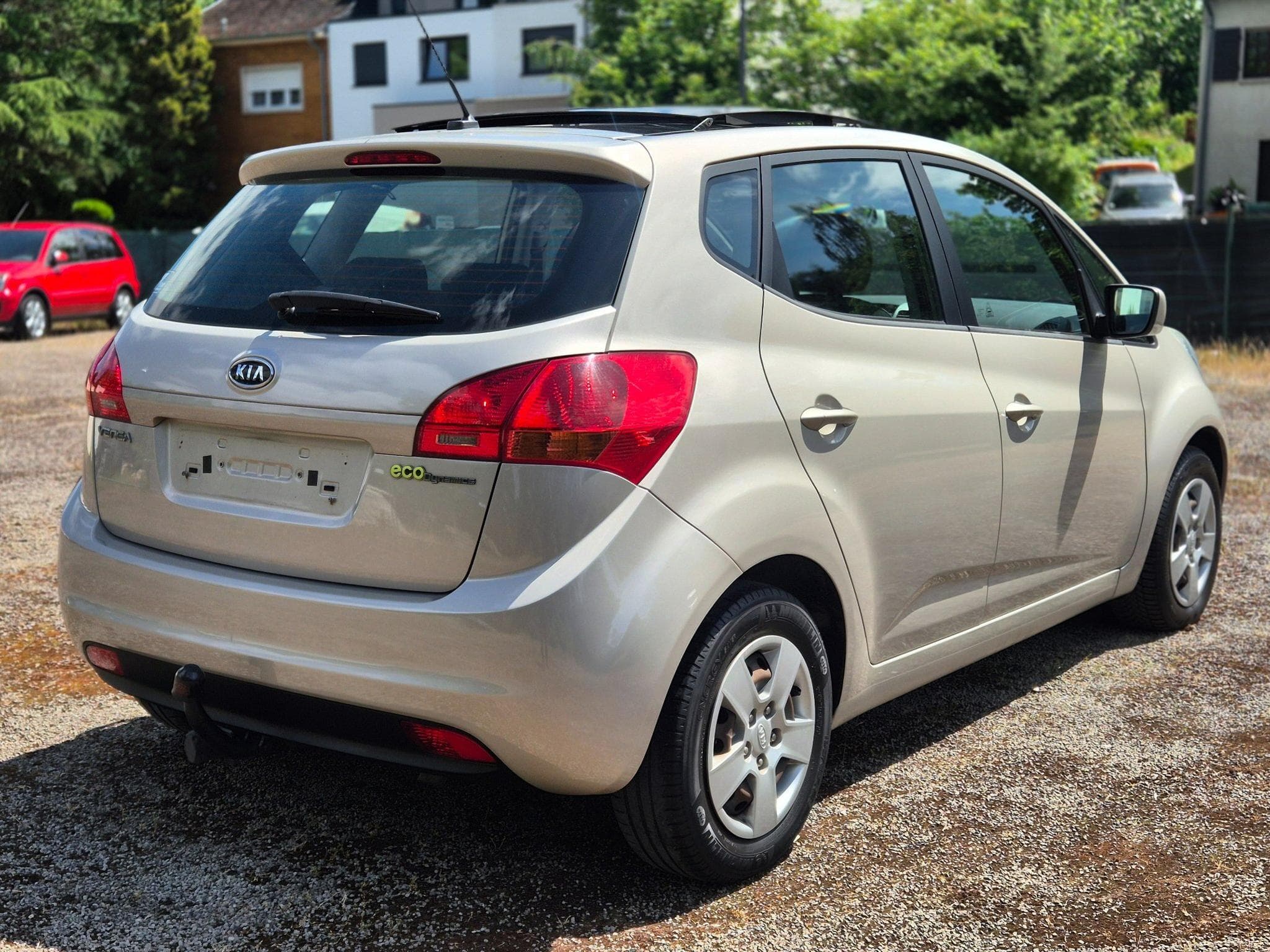 Kia Venga 1.4 CRDi (2010) - Foto 2