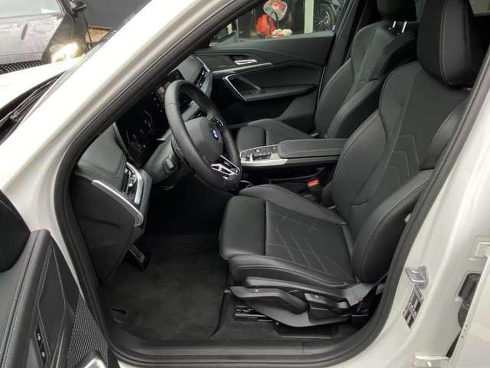 BMW X1 sDrive20i Pack M Pro (2025) - Photo 8