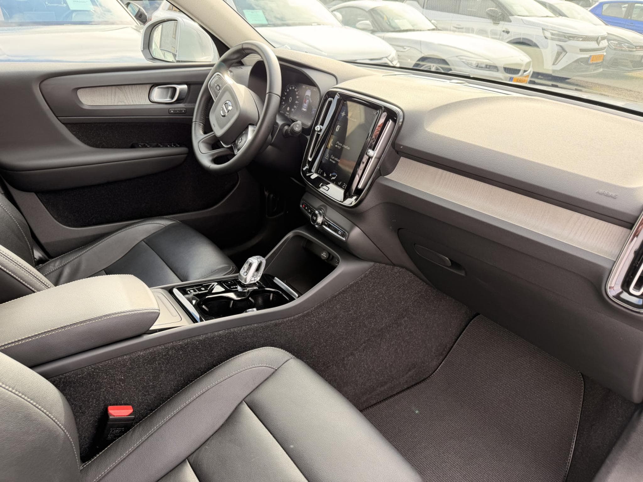 Volvo XC40 D4 190 Inscription Geartronic AWD (2020) - Photo 3