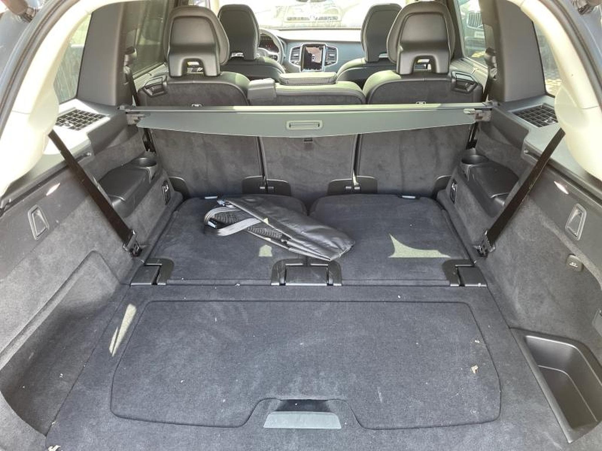 Volvo XC90 B5 AWD Plus Bright / Diesel (2023) - Photo 19