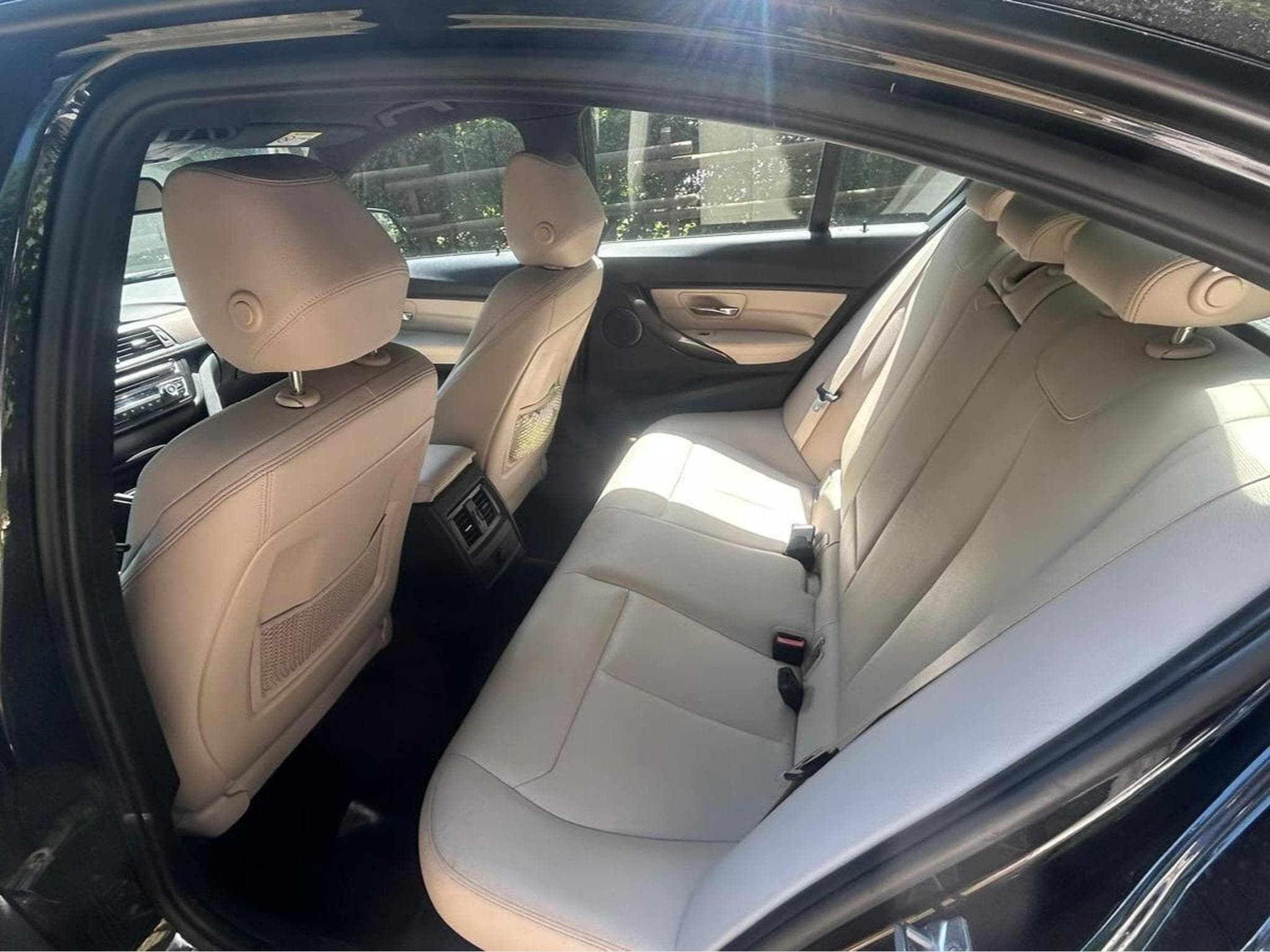 BMW 320 XDrive F30 modern (2015) - Photo 2