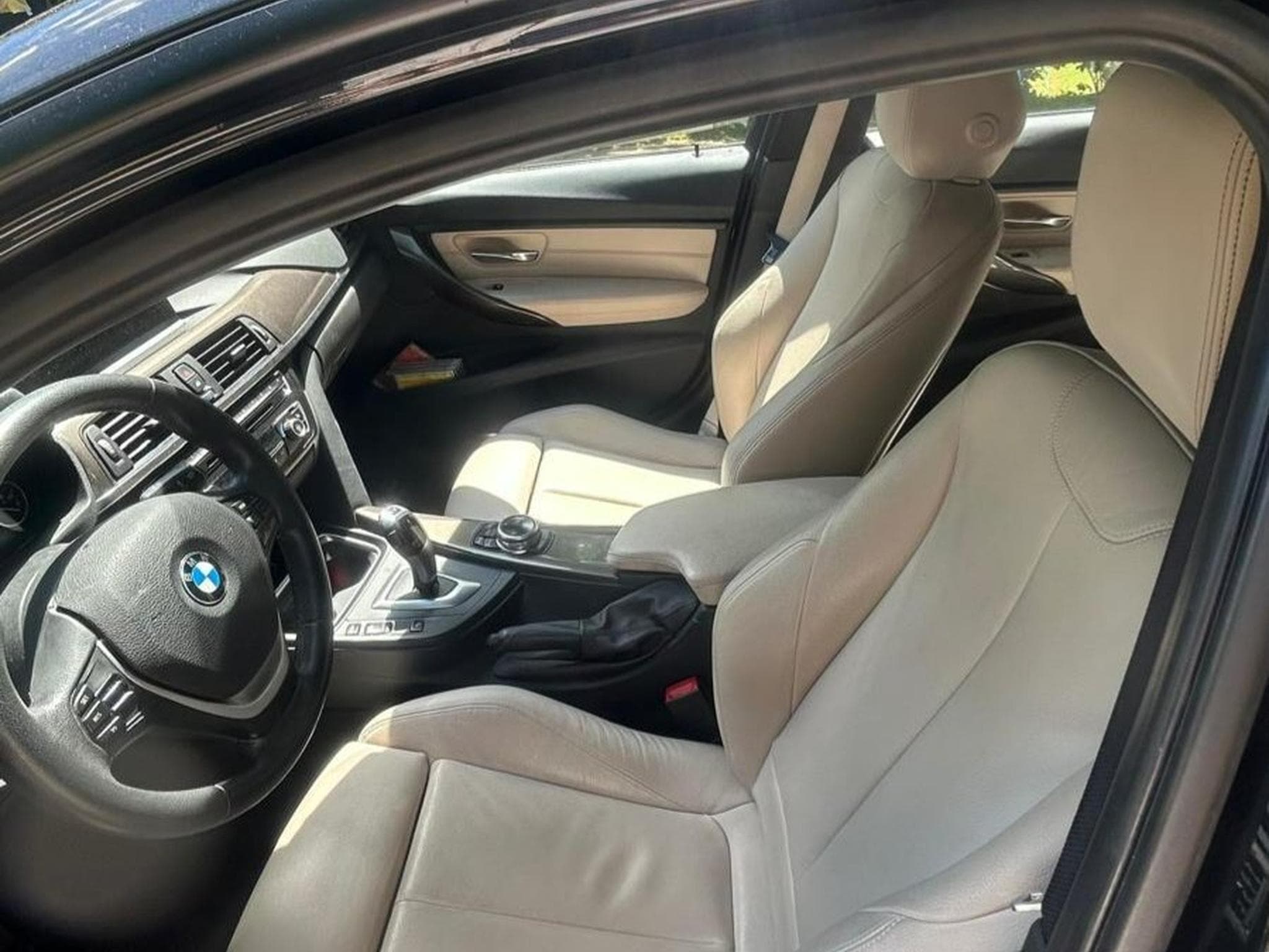BMW 320 XDrive F30 modern (2015) - Photo 3