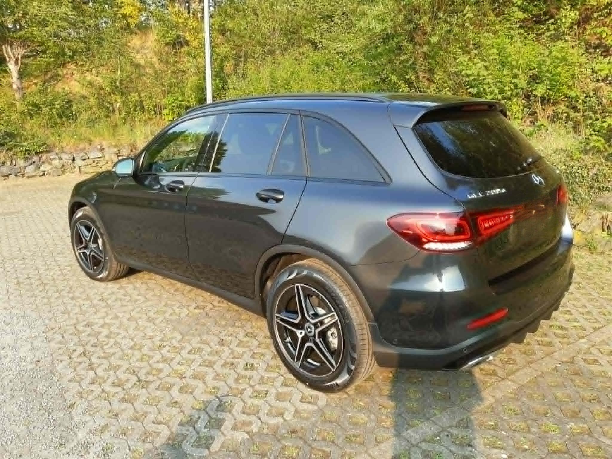 Mercedes GLC 200 AMG line, attelage, très bon état (2022) - Photo 2