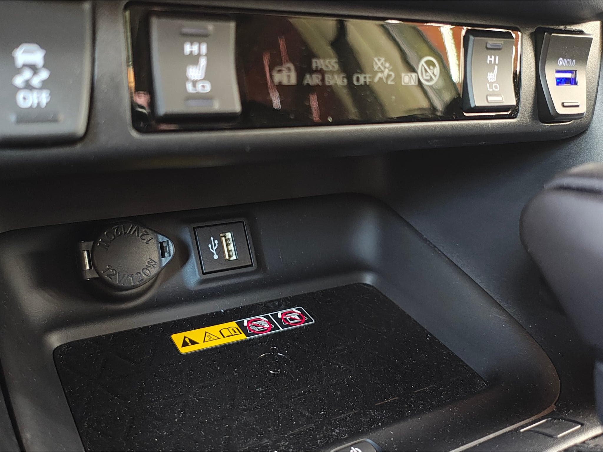 Toyota Rav 4 Adventure (2023) - Photo 11