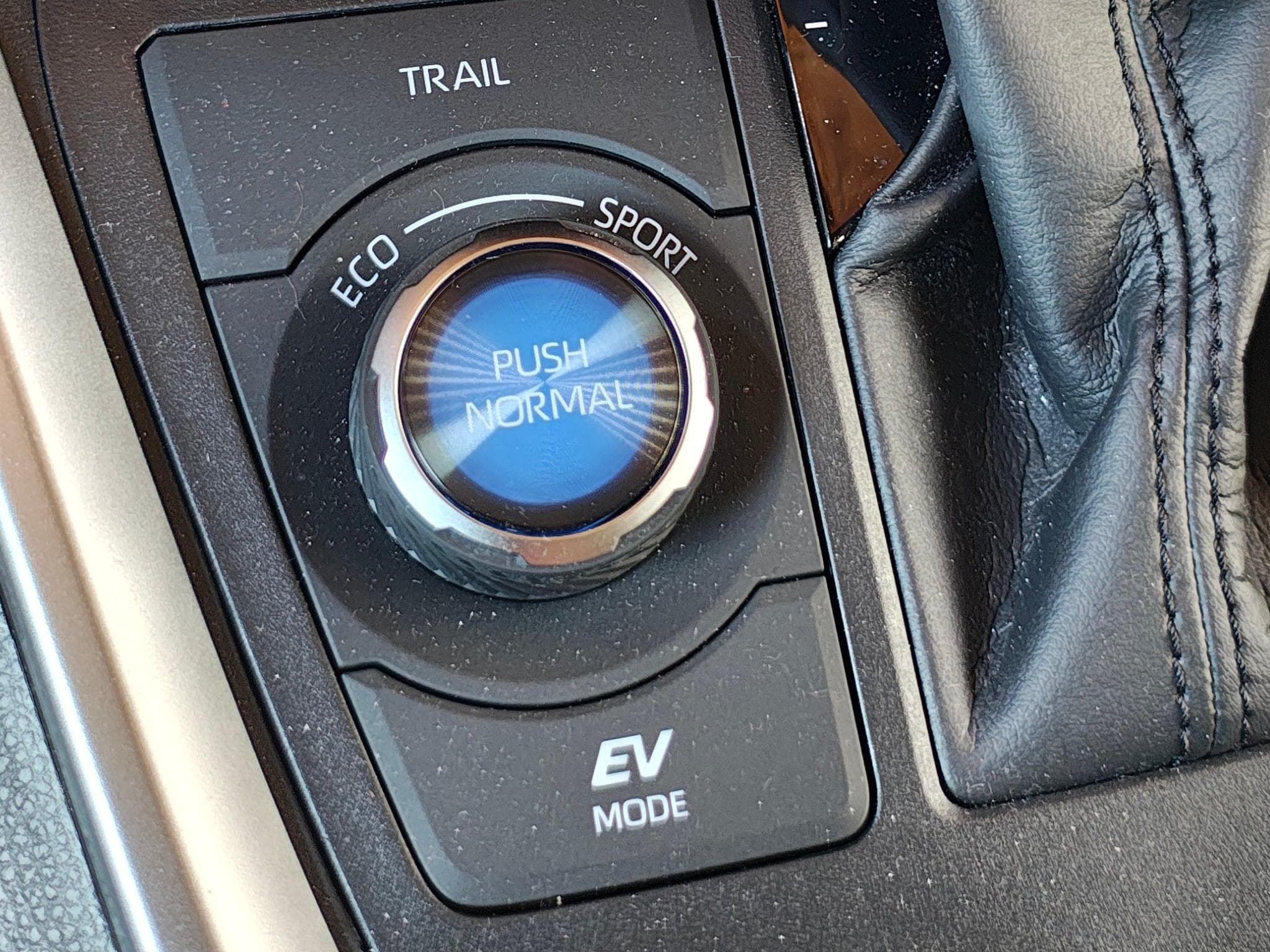 Toyota Rav 4 Adventure (2023) - Photo 13
