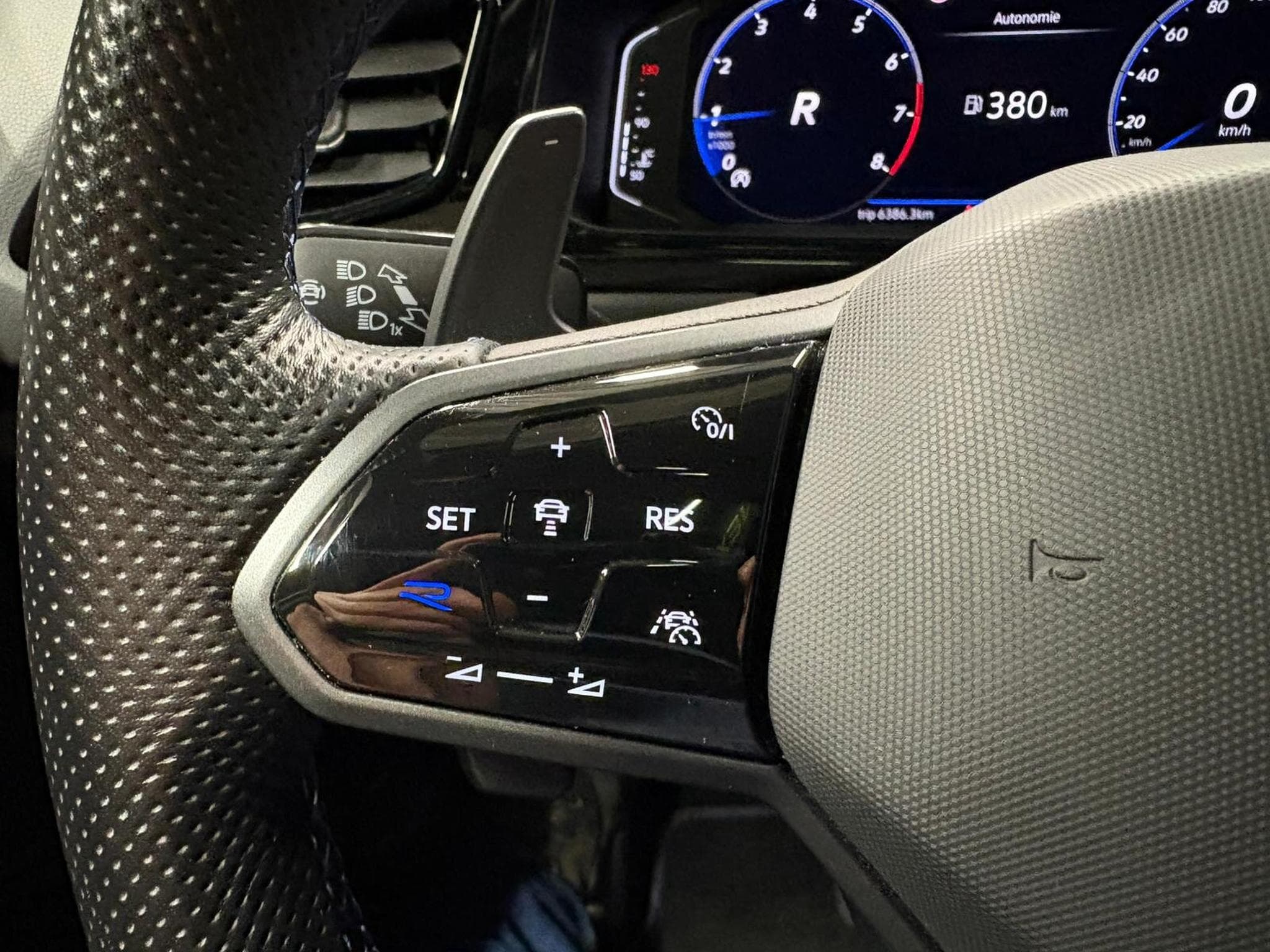 VW T-Roc R 4Motion 300cv DSG (2023) - Foto 13