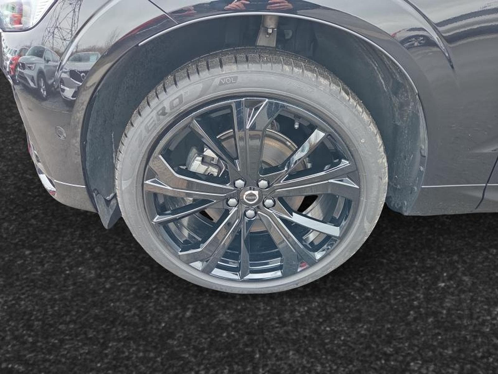 Volvo XC60 B5 Black Edition Plus / Essence (2025) - Photo 14