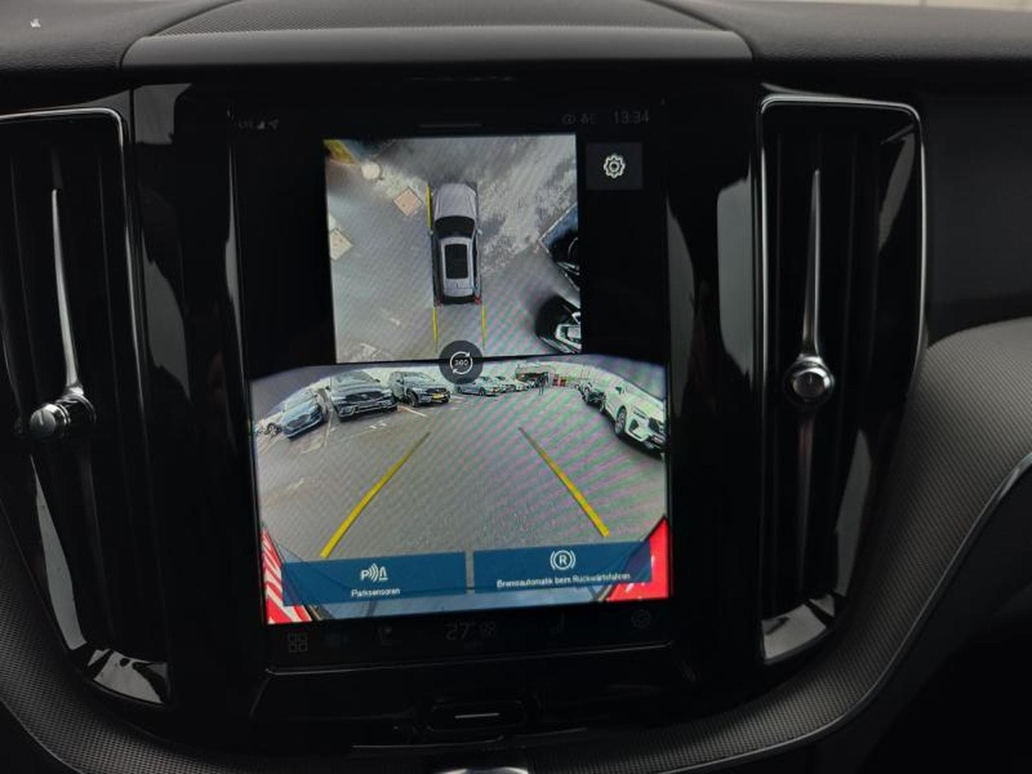 Volvo XC60 B5 Black Edition Plus / Essence (2025) - Photo 17