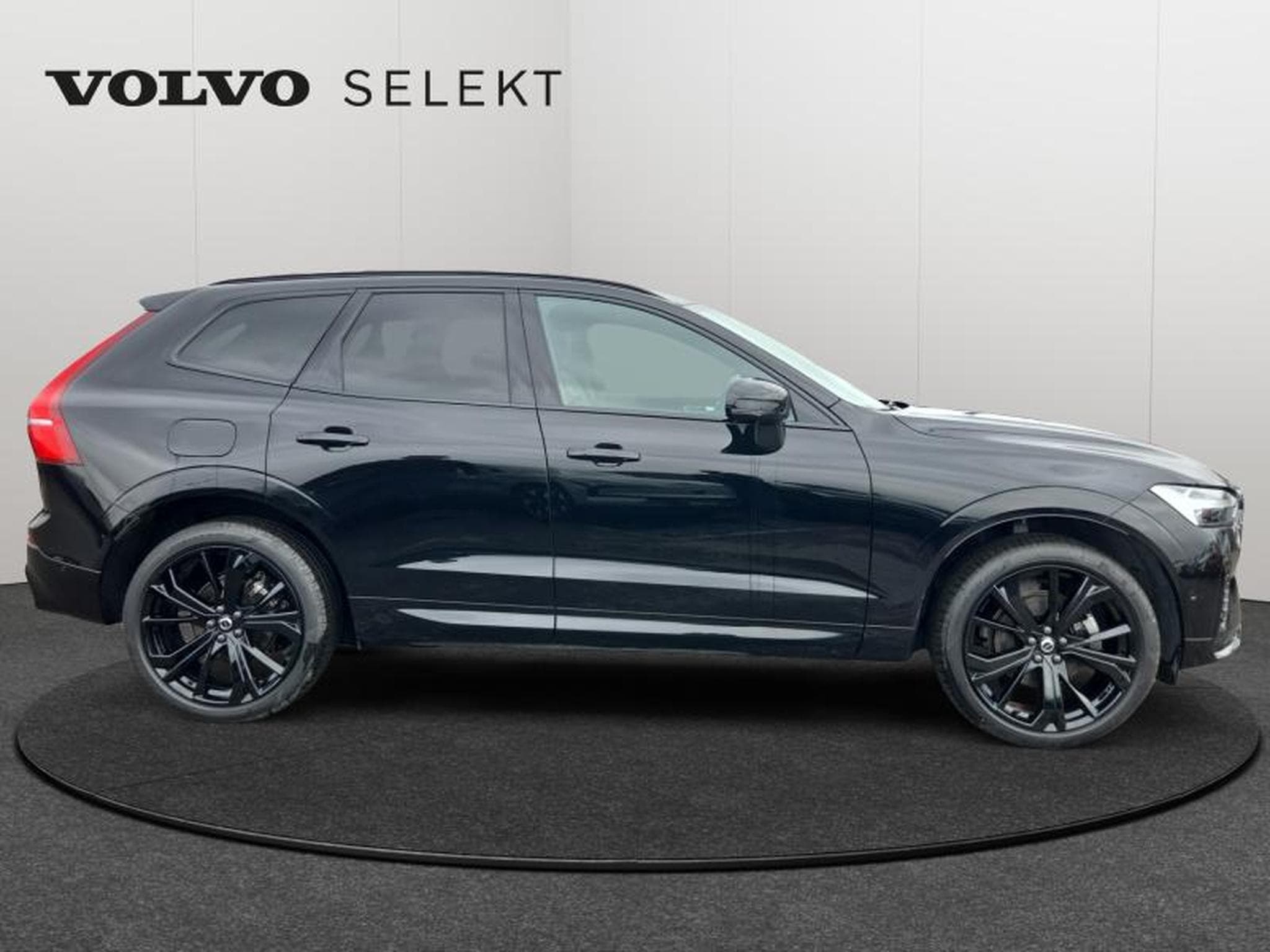 Volvo XC60 B5 Black Edition Plus / Essence (2025) - Photo 27