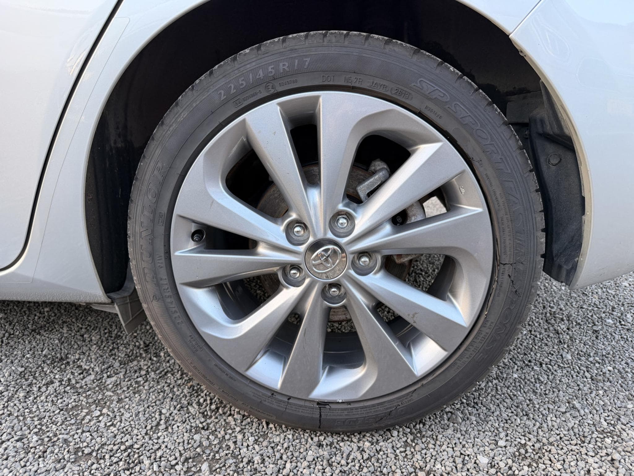 Toyota Auris 1.8 Hybrid (2014) - Photo 11