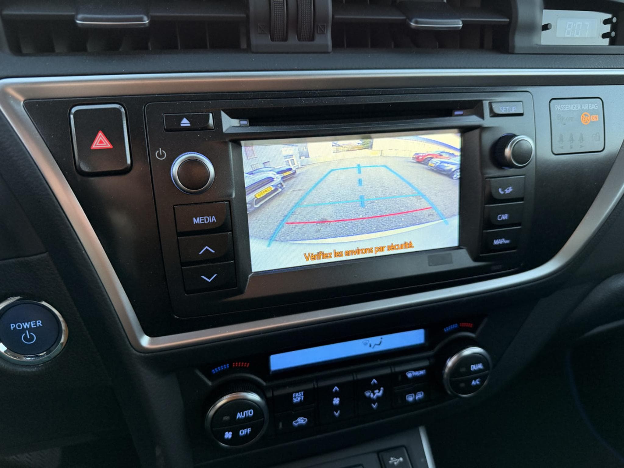 Toyota Auris 1.8 Hybrid (2014) - Photo 17