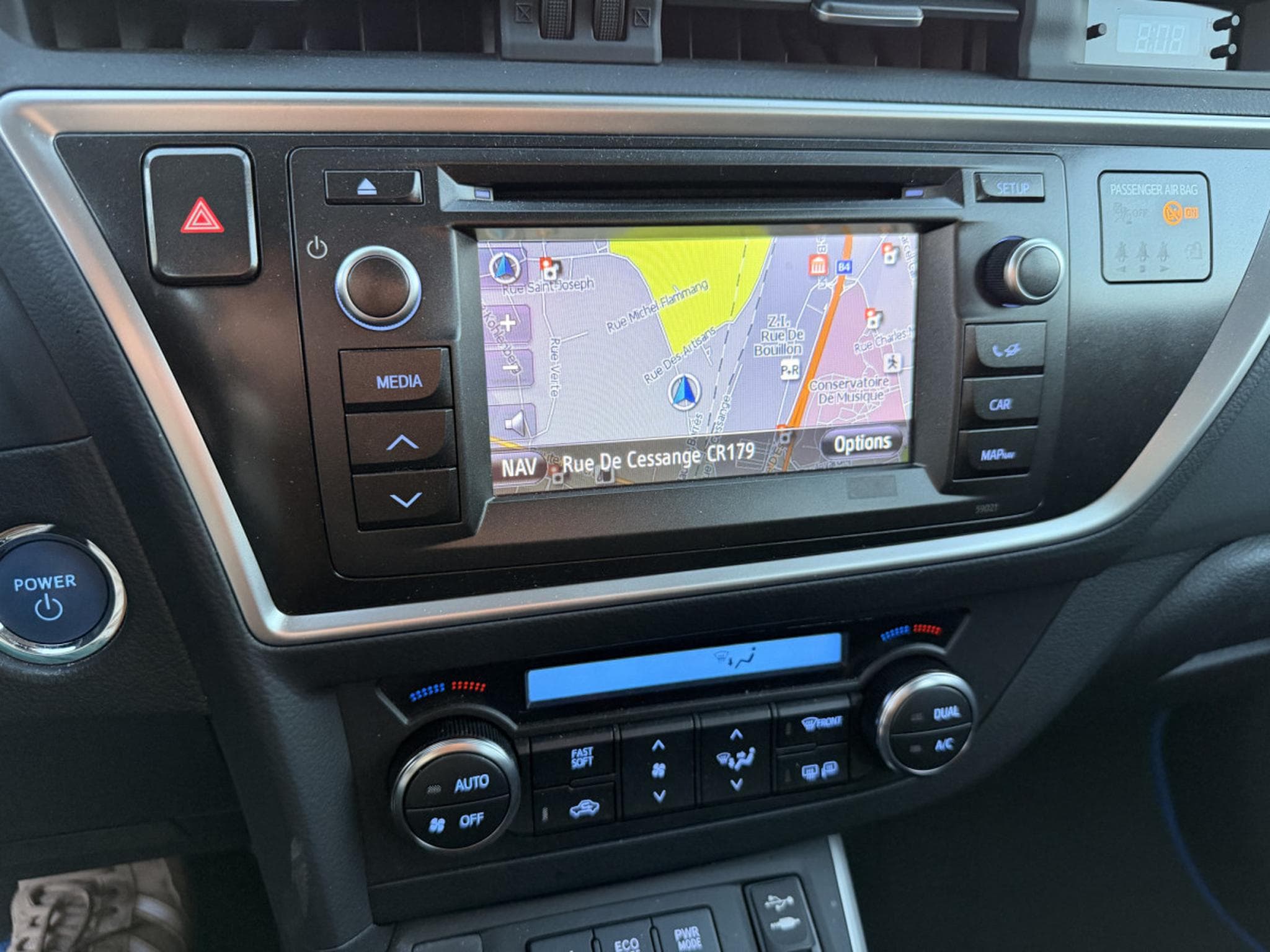 Toyota Auris 1.8 Hybrid (2014) - Photo 18