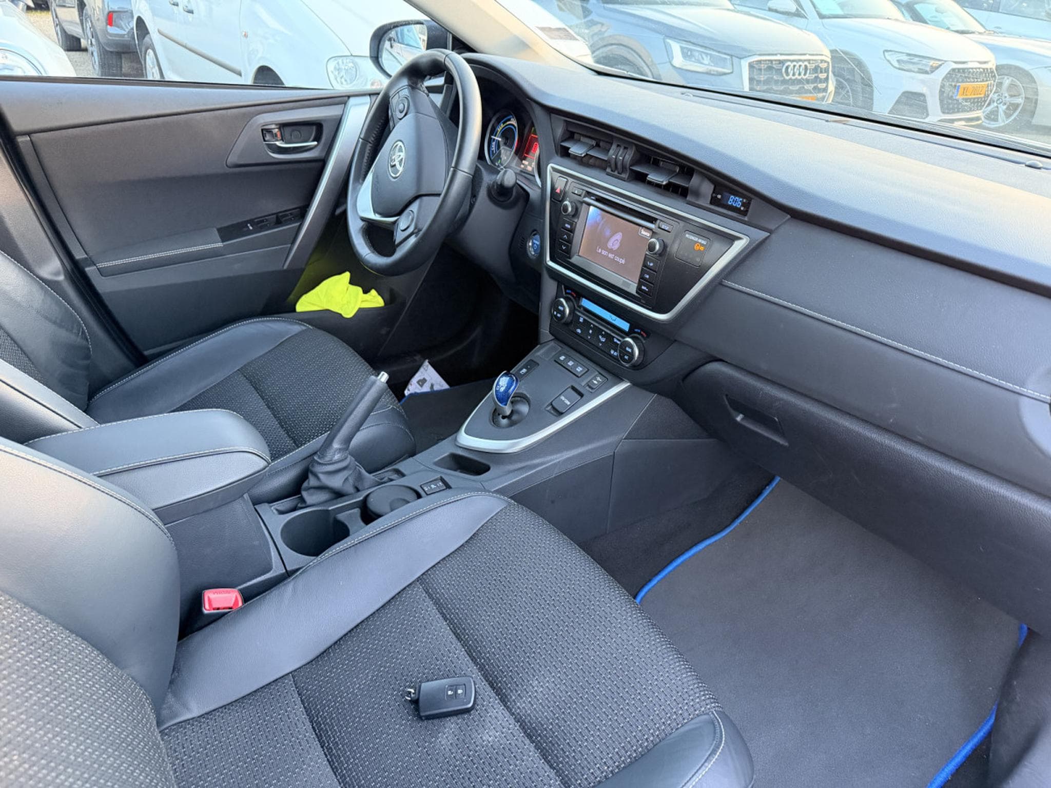 Toyota Auris 1.8 Hybrid (2014) - Photo 3