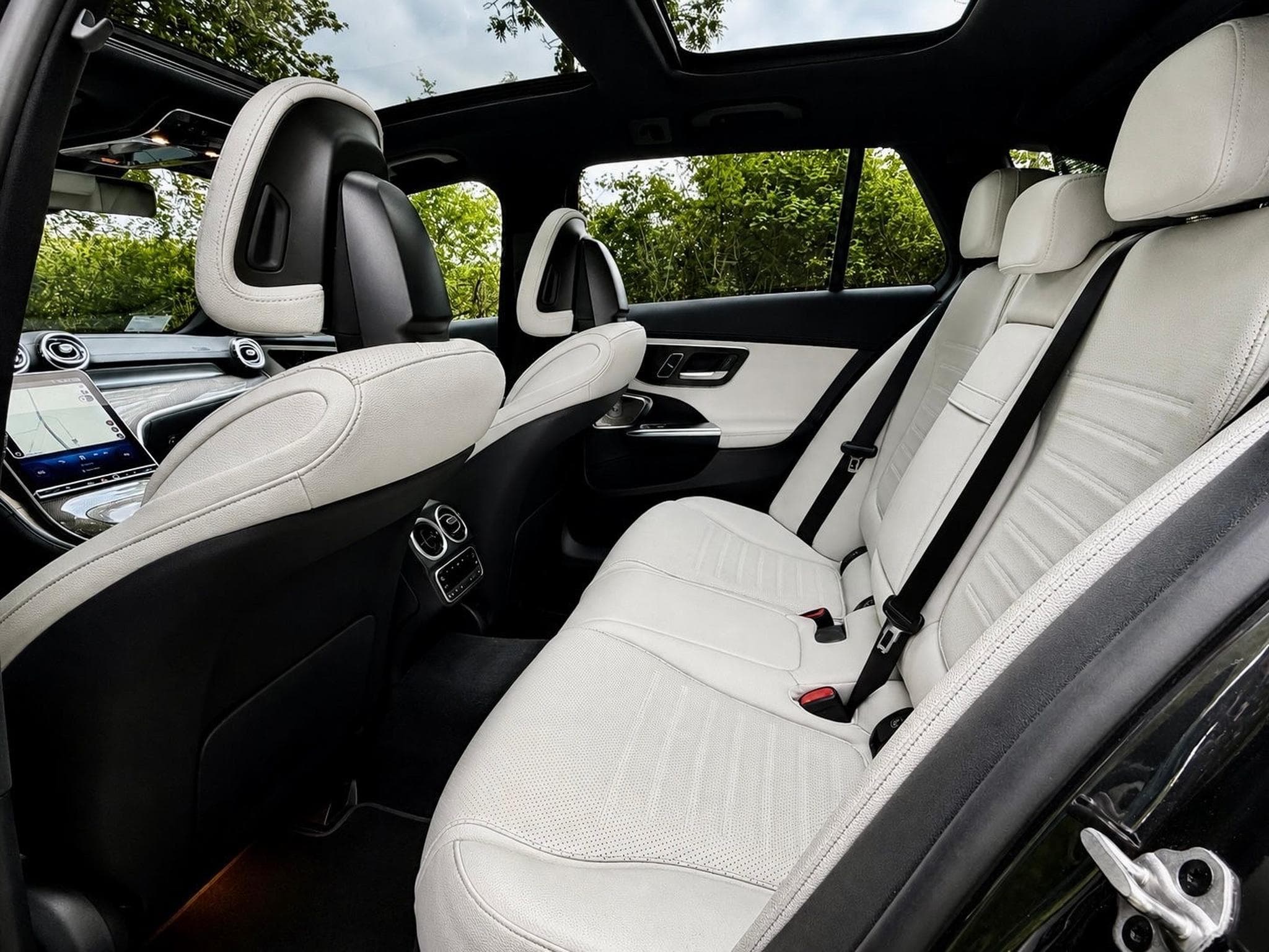 Mercedes C 220 C 220d AMG Avantgarde LED+Night+Ka+Keyl. (2022) - Foto 9