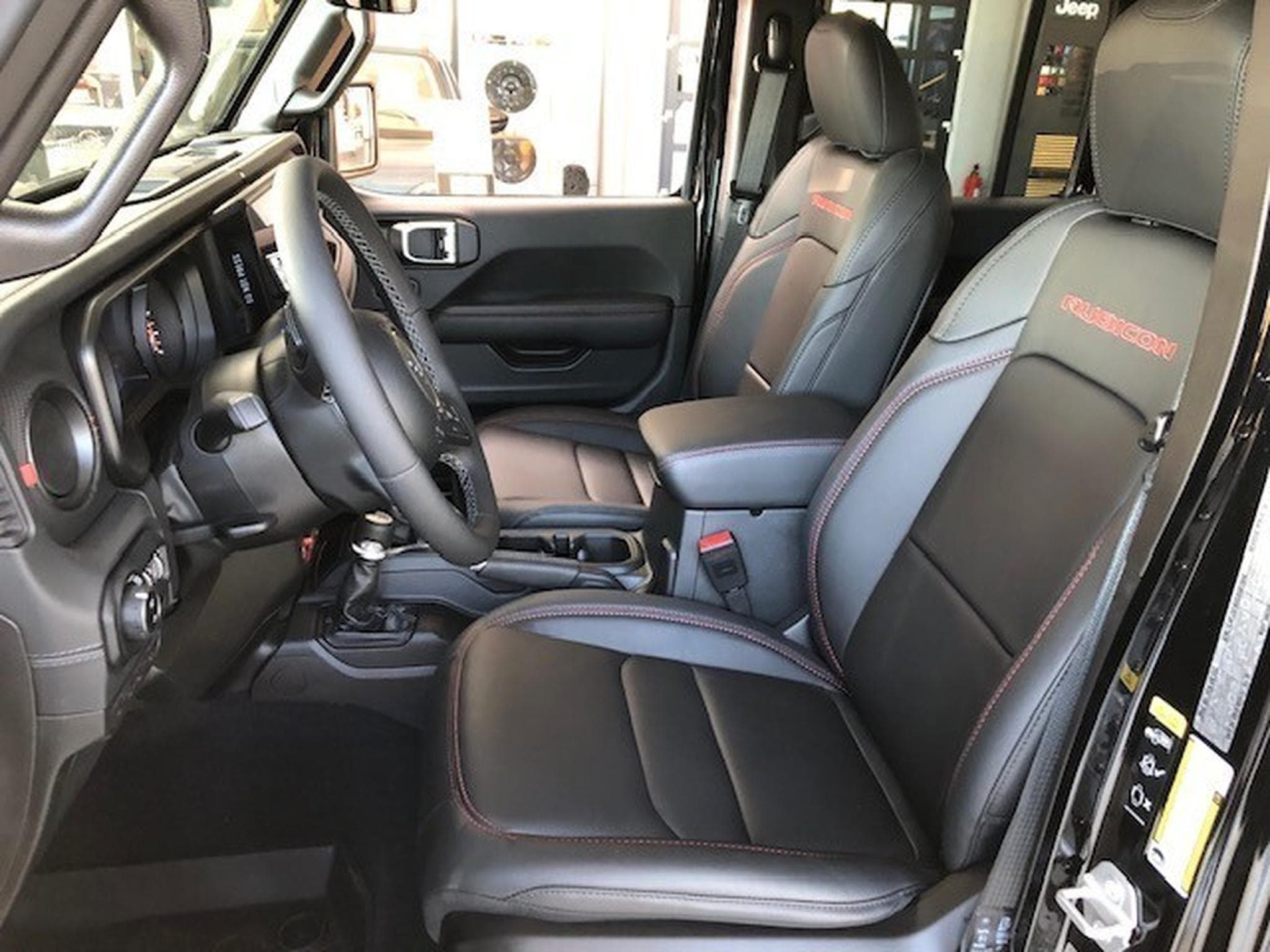 Jeep Wrangler Rubicon 2,0 essence 272 cv (2025) - Photo 4