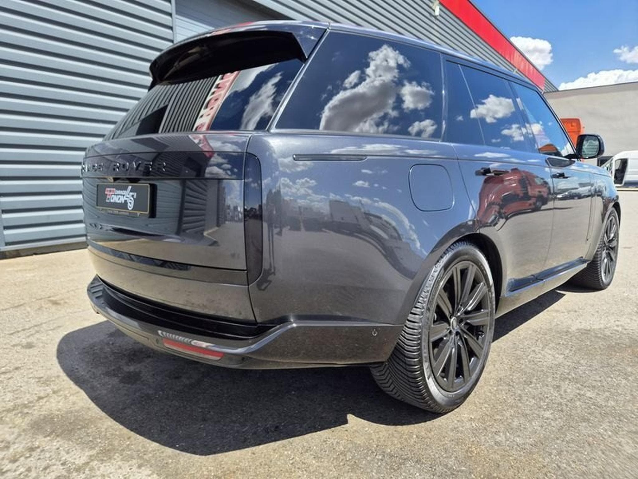 Land-Rover Range Rover P550e AUTOBIOGRAPHY (2024) - Photo 9