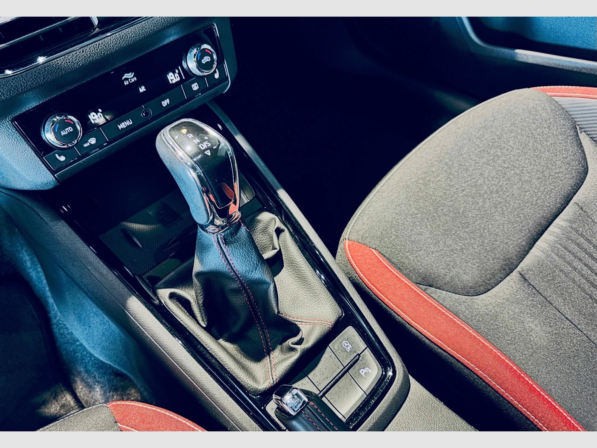 Skoda Kamiq KAMIQ MONTE CARLO TSI DSG (2022) - Photo 9