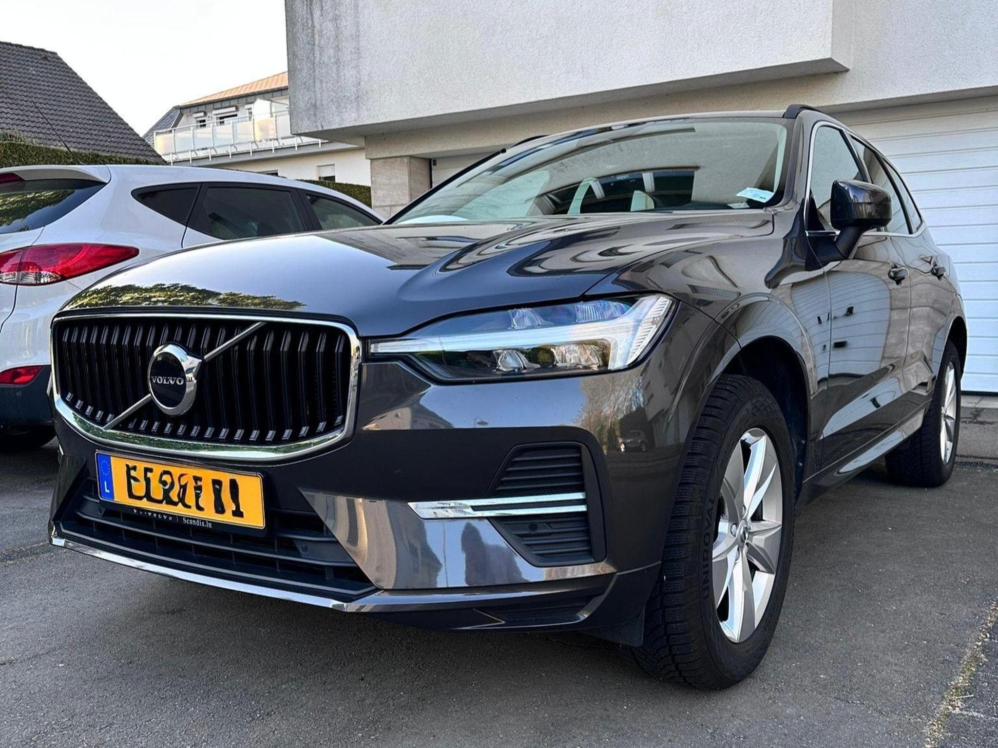 Volvo XC60 Core B4 Mild Hybrid Diesel Platinum Grey (2022) - Foto 2