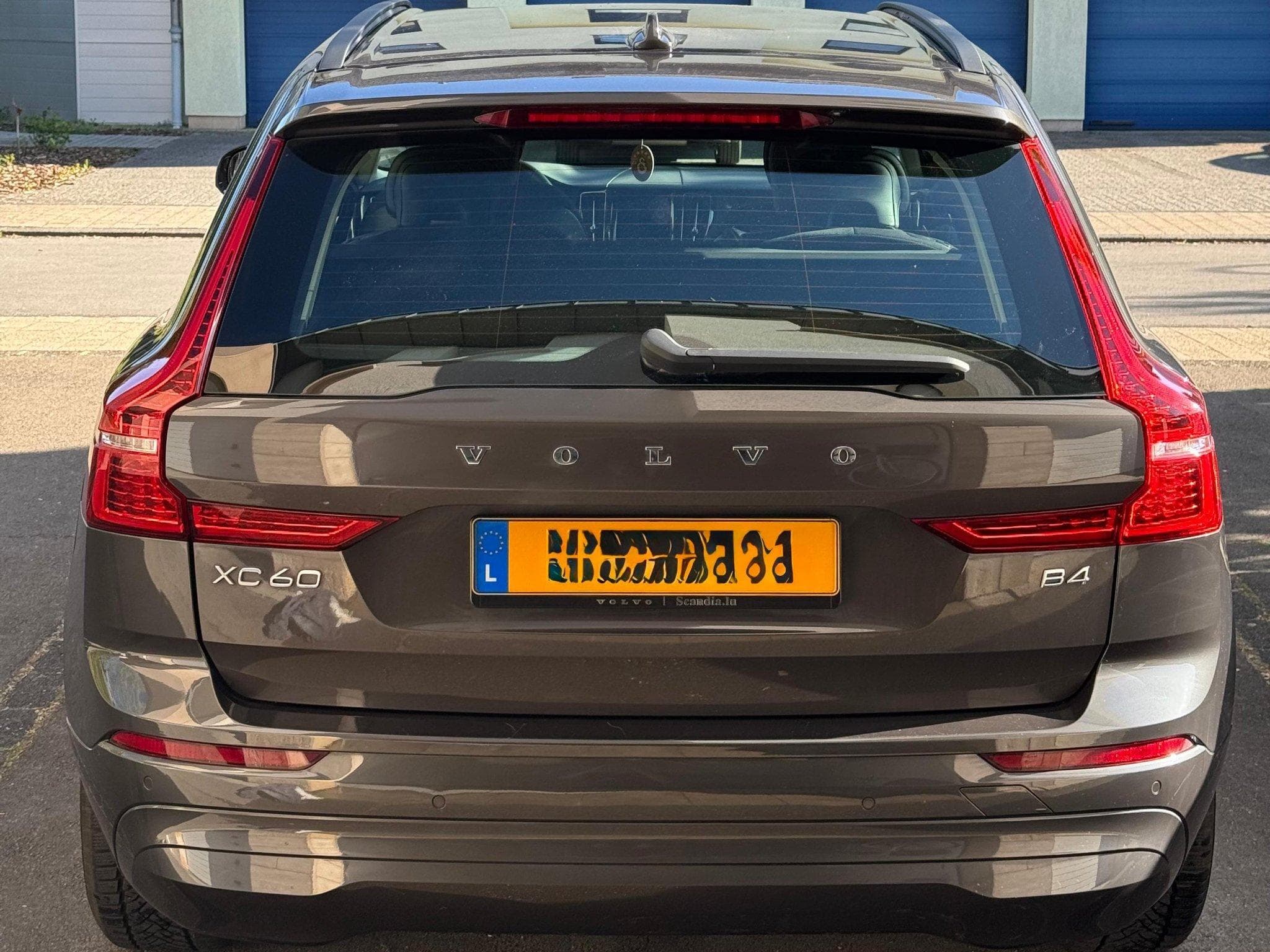 Volvo XC60 Core B4 Mild Hybrid Diesel Platinum Grey (2022) - Foto 5