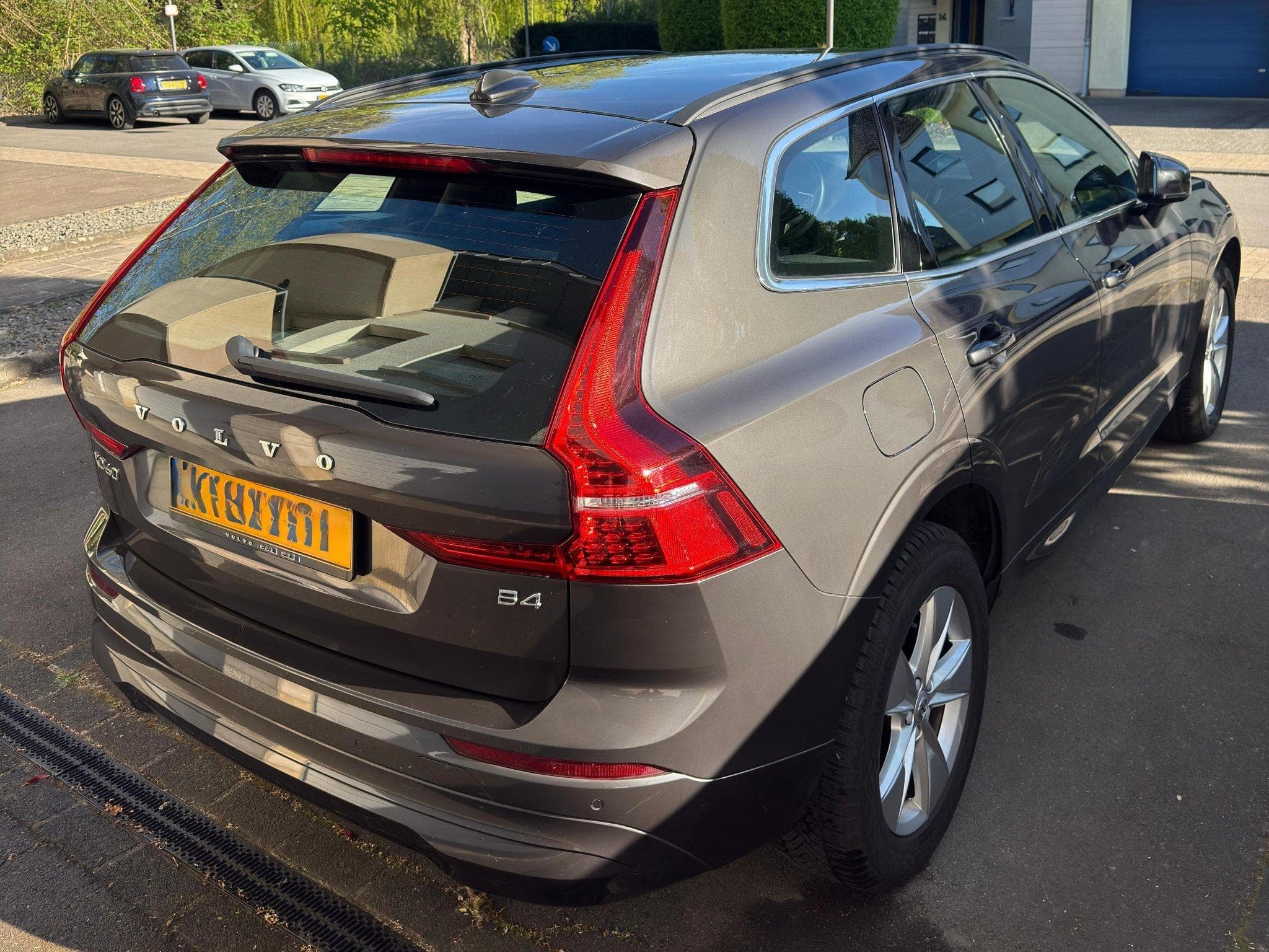 Volvo XC60 Core B4 Mild Hybrid Diesel Platinum Grey (2022) - Foto 6