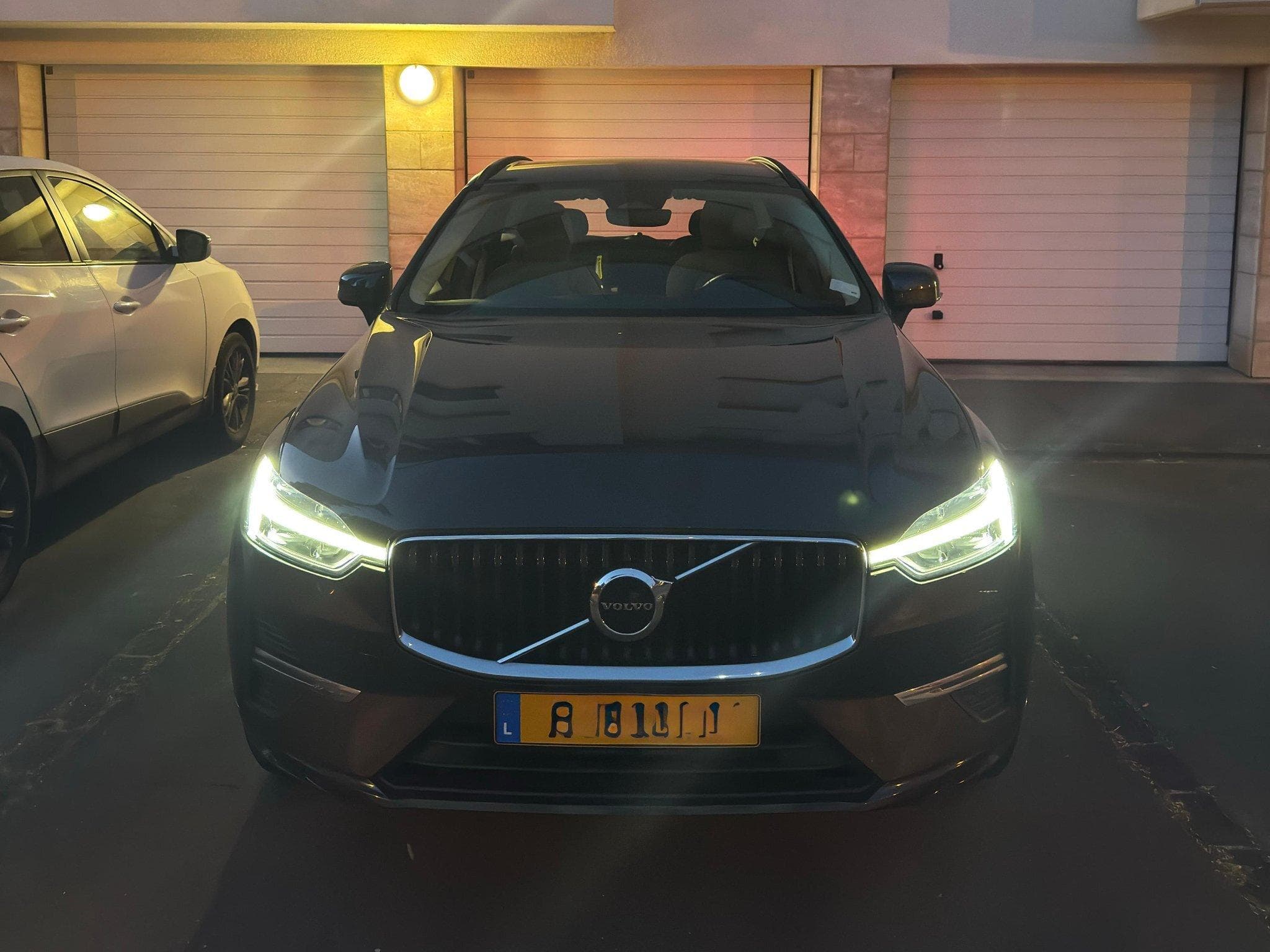 Volvo XC60 Core B4 Mild Hybrid Diesel Platinum Grey (2022) - Foto 10