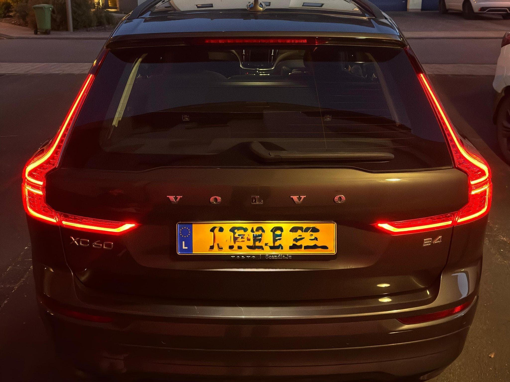Volvo XC60 Core B4 Mild Hybrid Diesel Platinum Grey (2022) - Foto 11