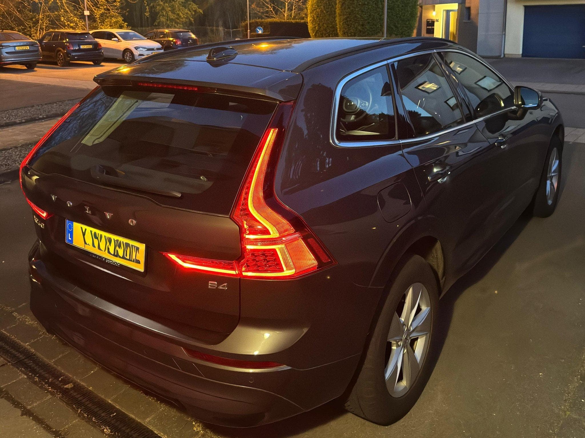 Volvo XC60 Core B4 Mild Hybrid Diesel Platinum Grey (2022) - Foto 12