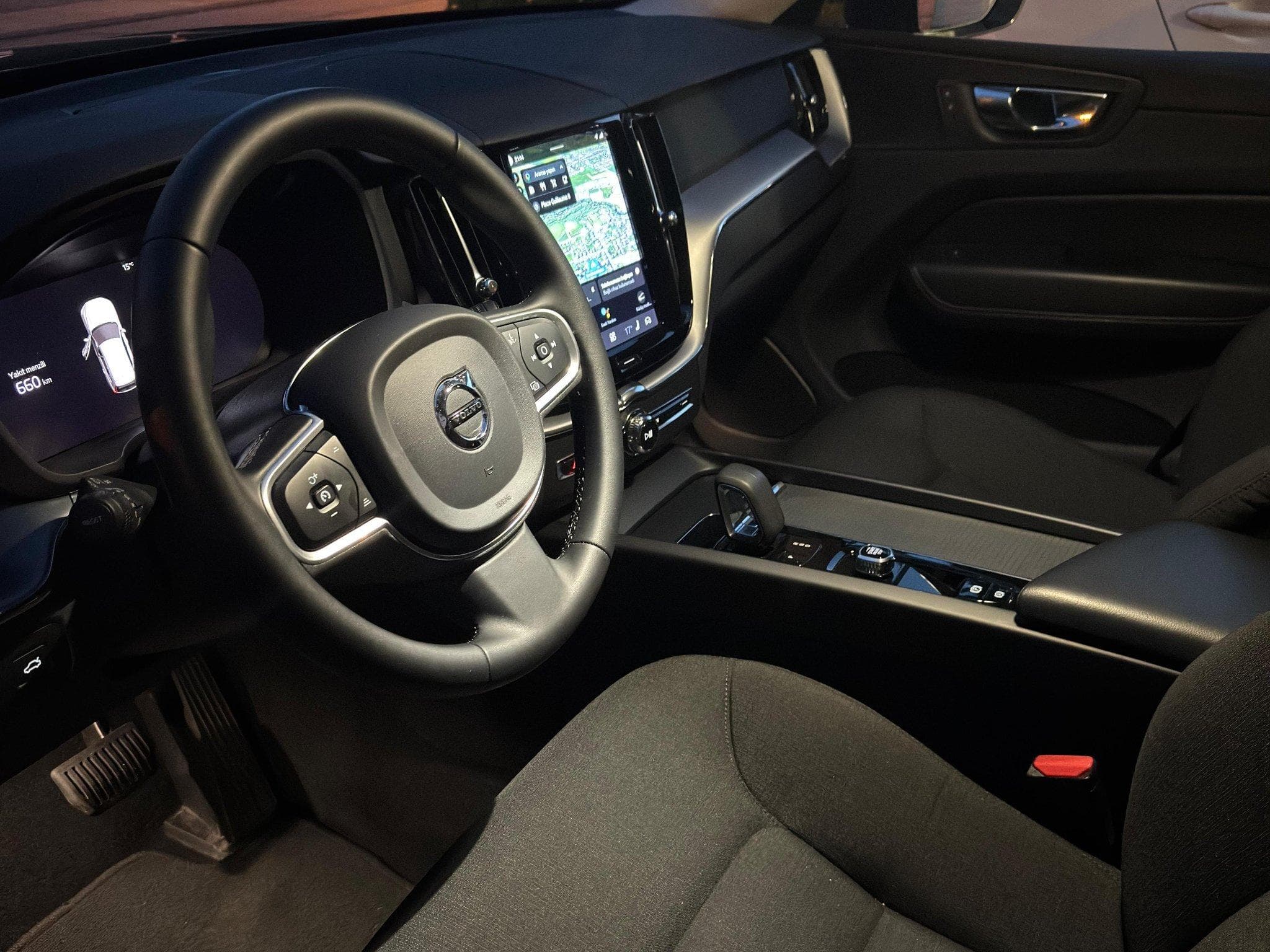 Volvo XC60 Core B4 Mild Hybrid Diesel Platinum Grey (2022) - Foto 13