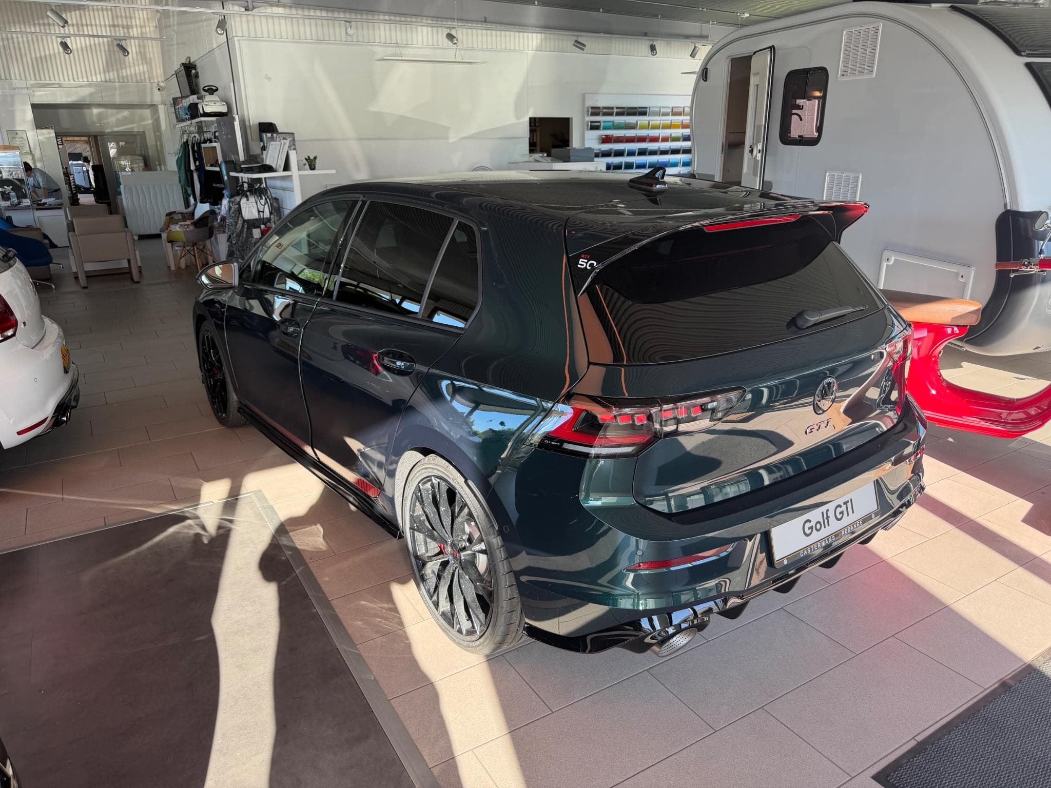 VW Golf VIII GTI 50 Years 2.0 TSI DSG 7 (2026) - Photo 2