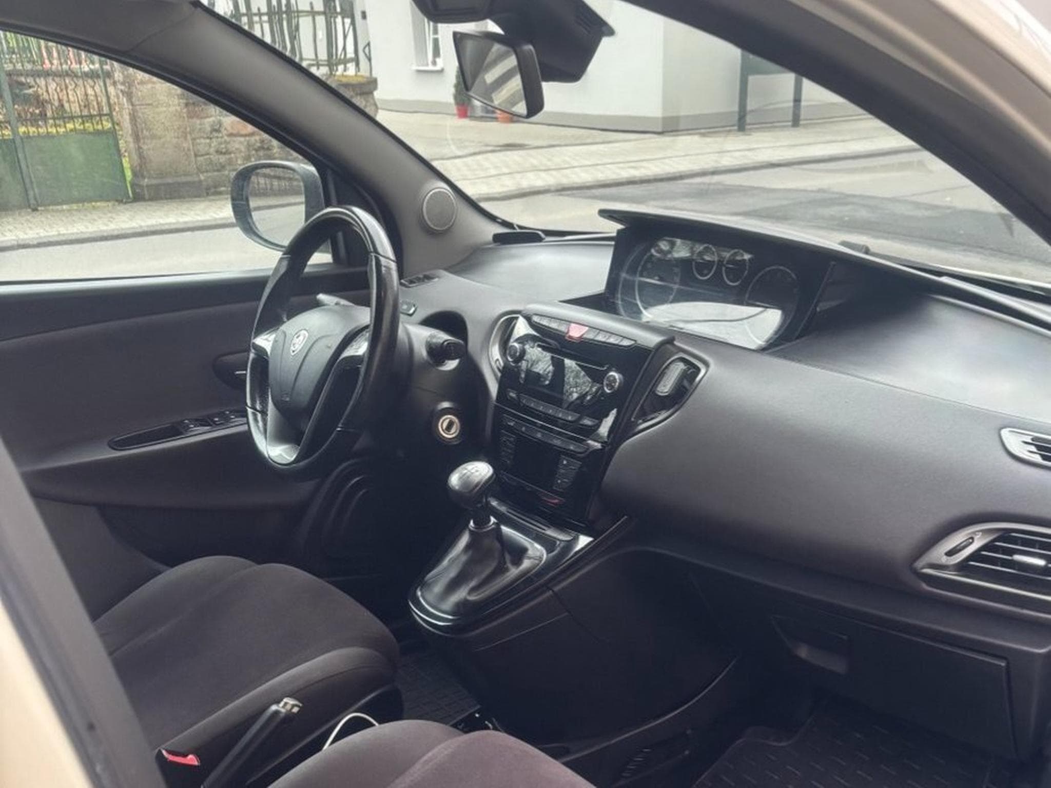 Lancia Ypsilon (2012) - Photo 2