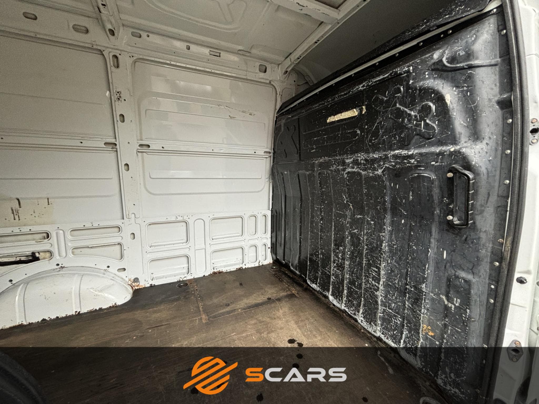 Iveco Daily 35S13 2.3HPI 126cv L2H2 (2013) - Foto 11