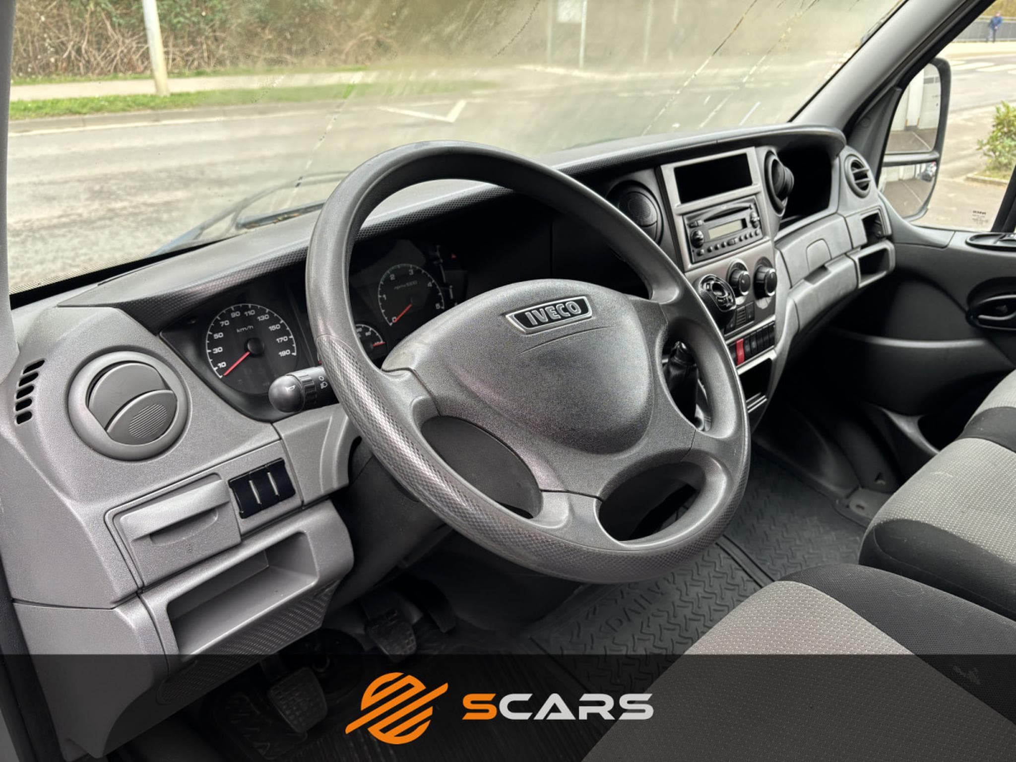 Iveco Daily 35S13 2.3HPI 126cv L2H2 (2013) - Foto 16