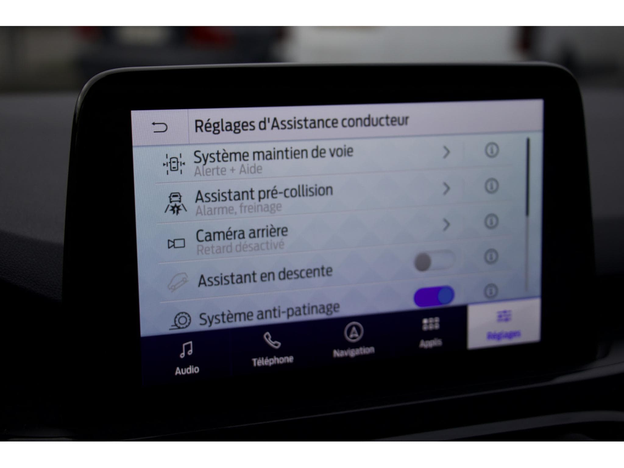 Ford Kuga 2.5 Duratec PHEV ST-Line (2024) - Photo 12