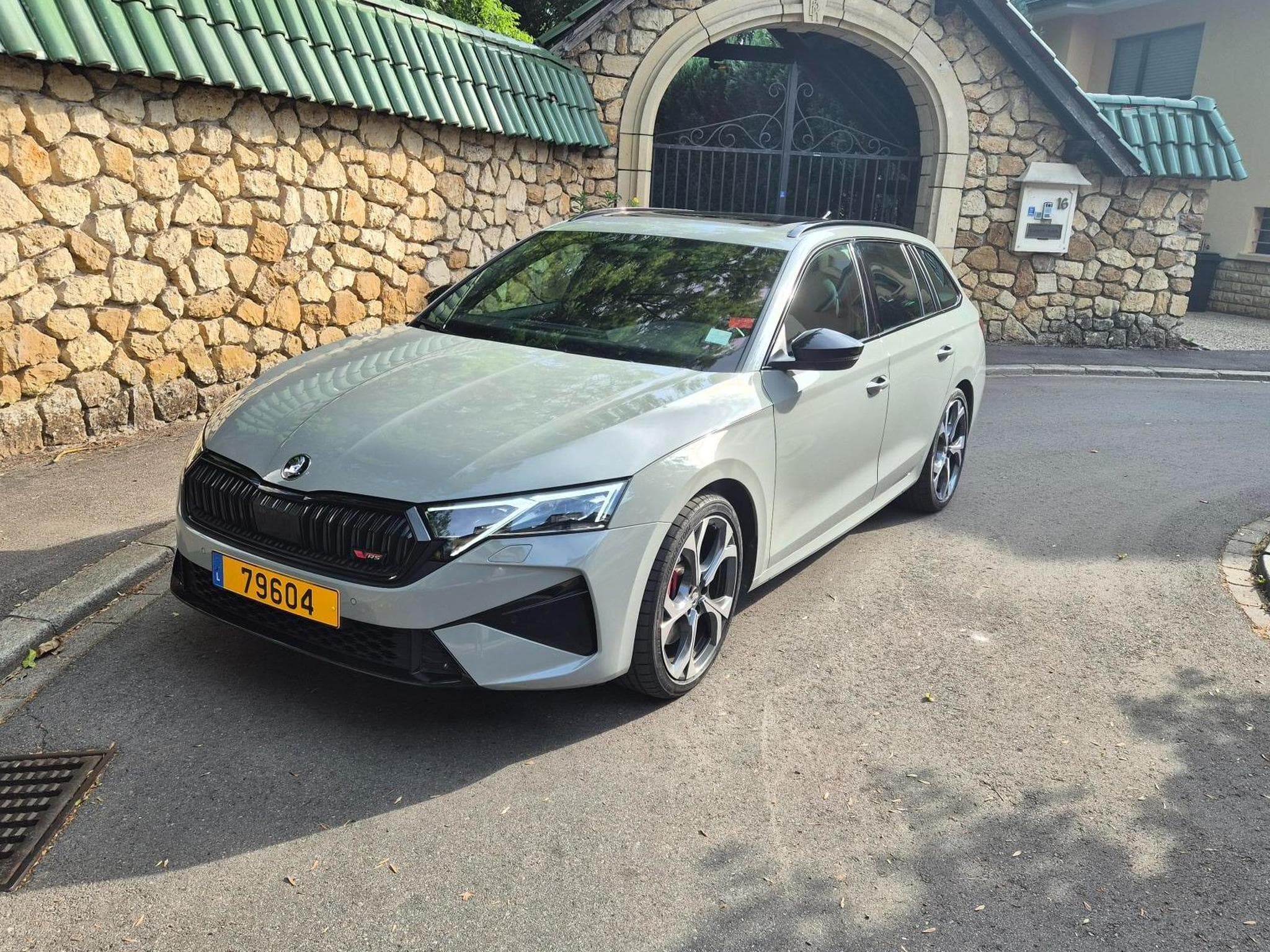 Skoda Octavia RS (2025) - Photo 2