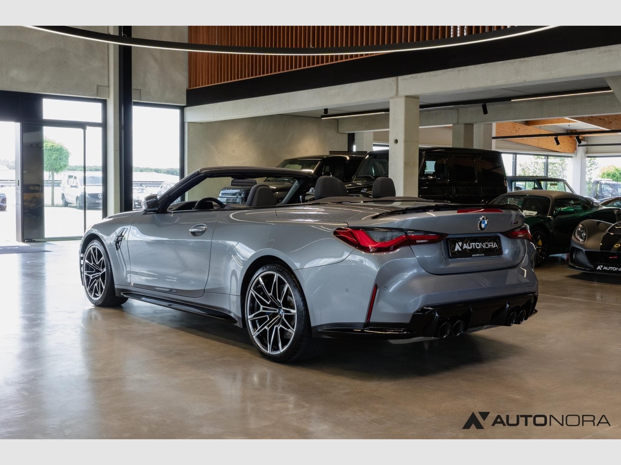 BMW M4 M4 Competition xDrive Cabriolet (2022) - Photo 2