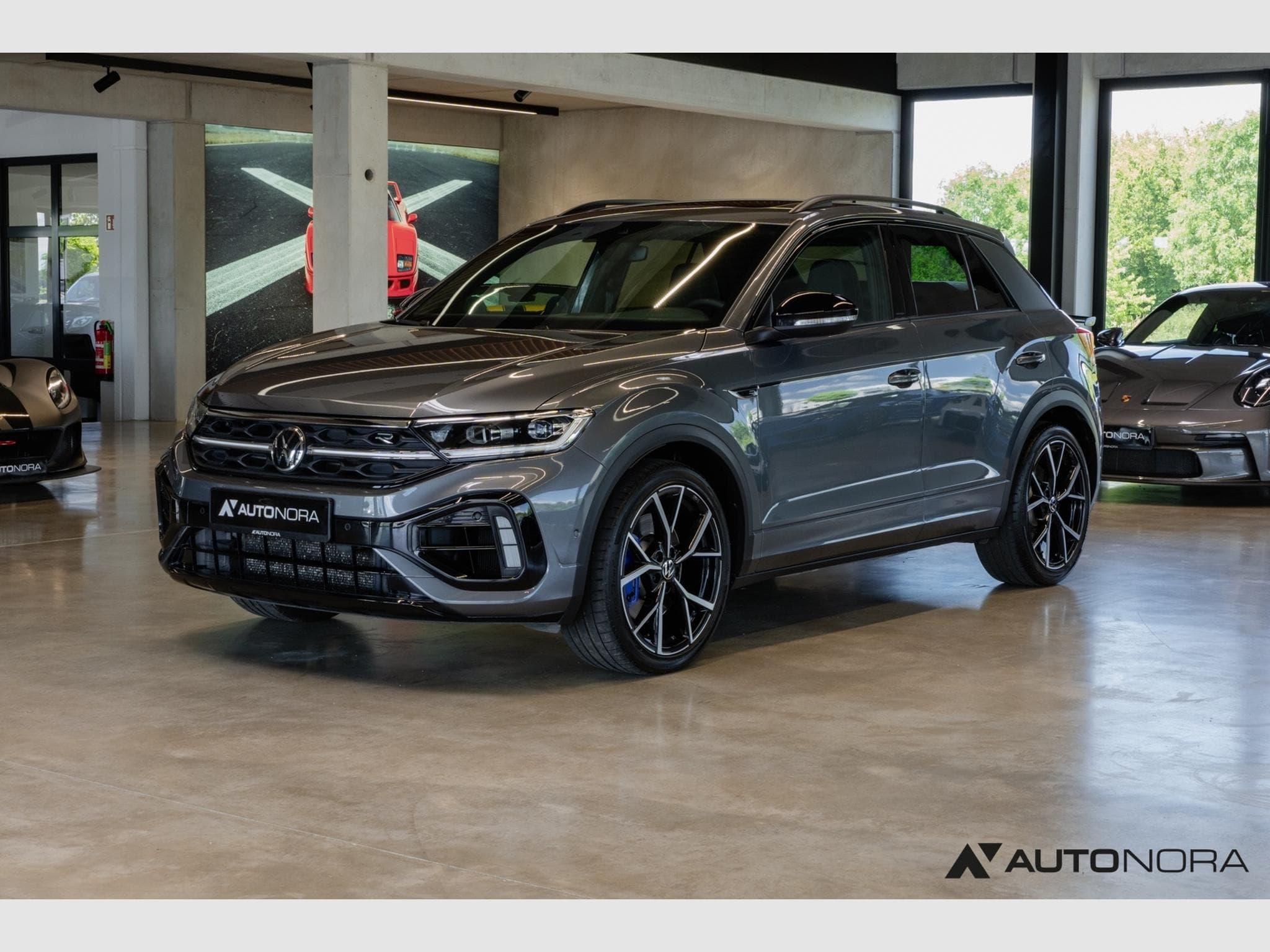 VW T-Roc 2.0 TSI R 4Motion (2023) - Photo 1