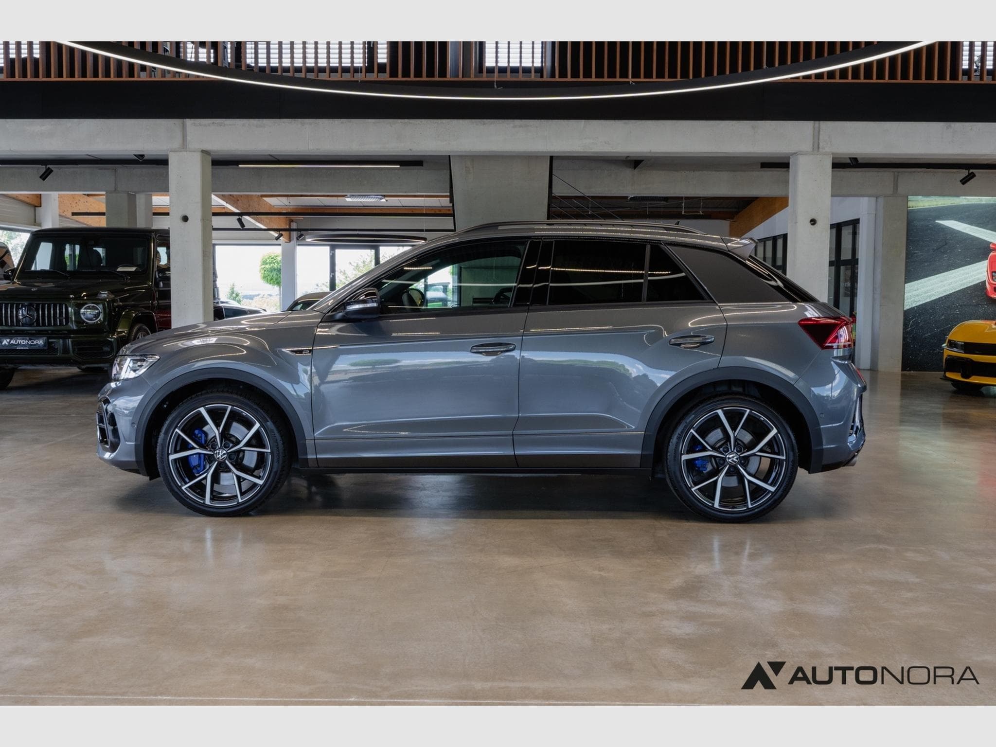 VW T-Roc 2.0 TSI R 4Motion (2023) - Photo 7