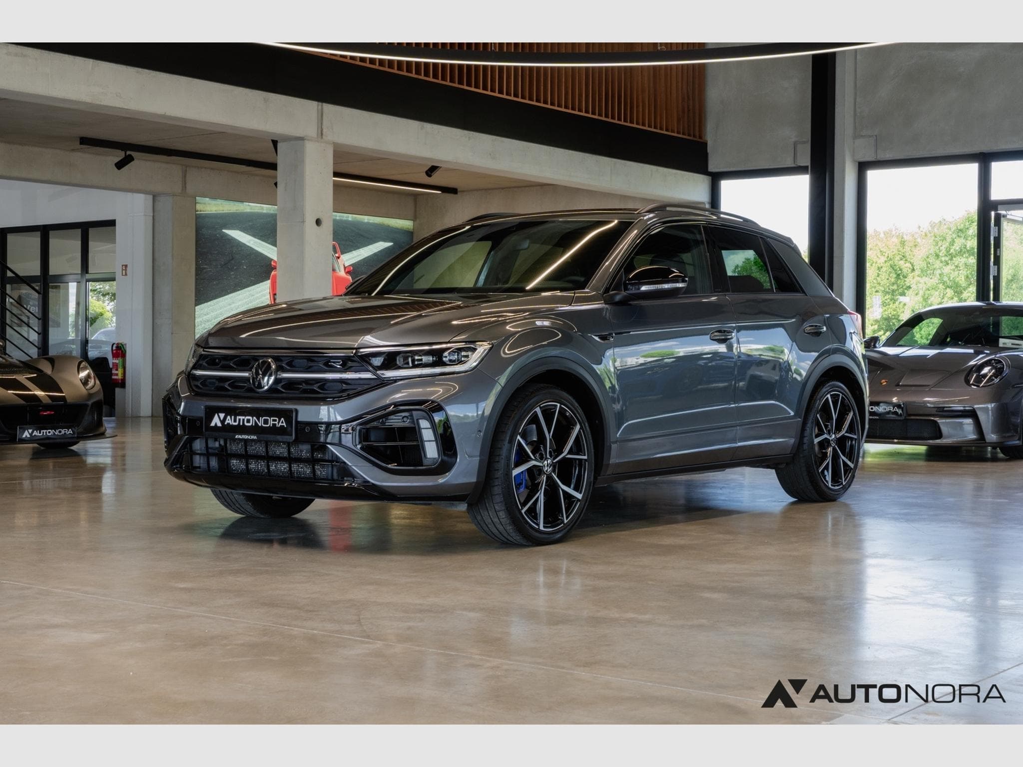 VW T-Roc 2.0 TSI R 4Motion (2023) - Photo 6
