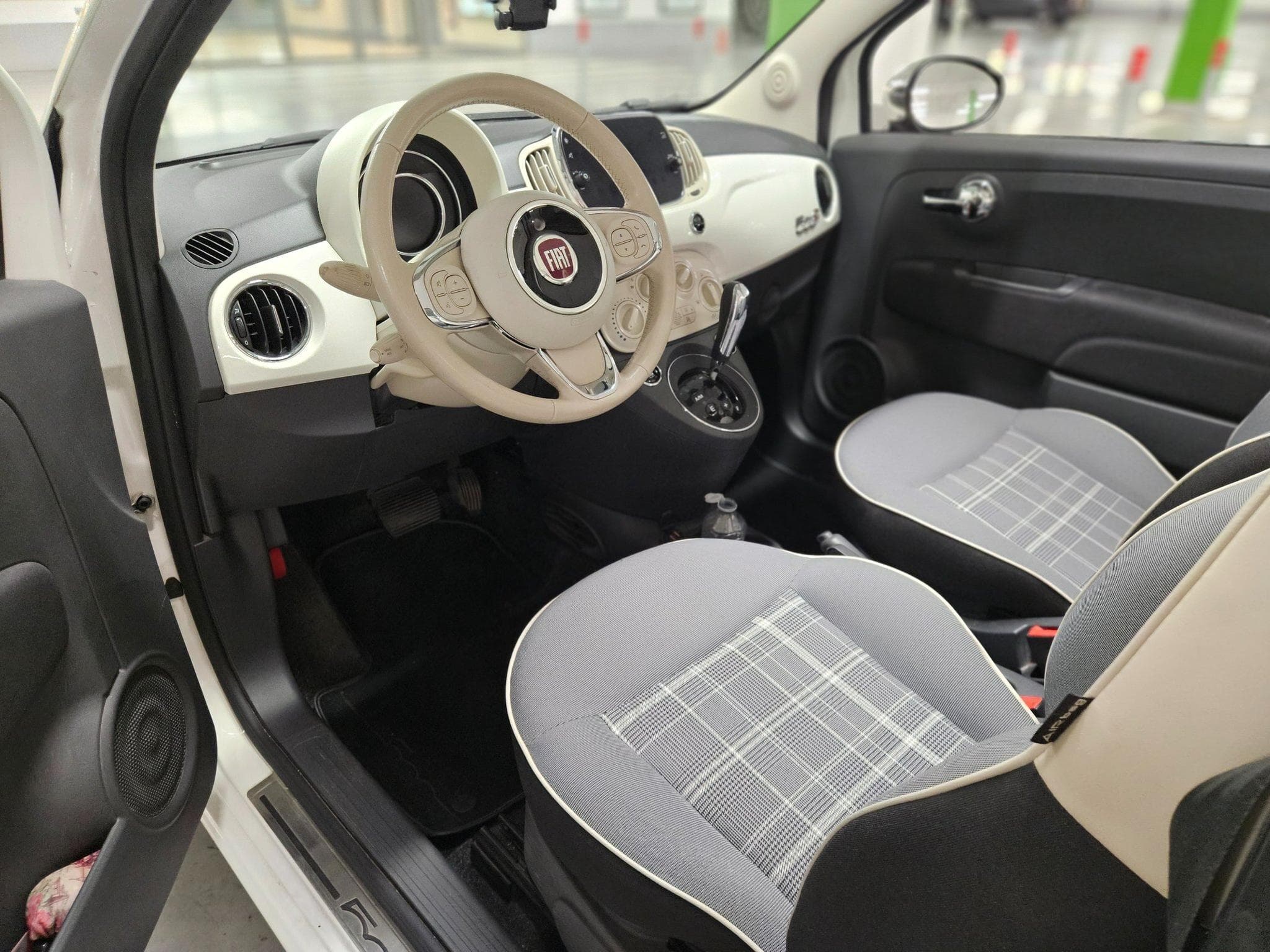 Fiat 500 Cabrio Lounge 1.2 (2017) - Foto 9