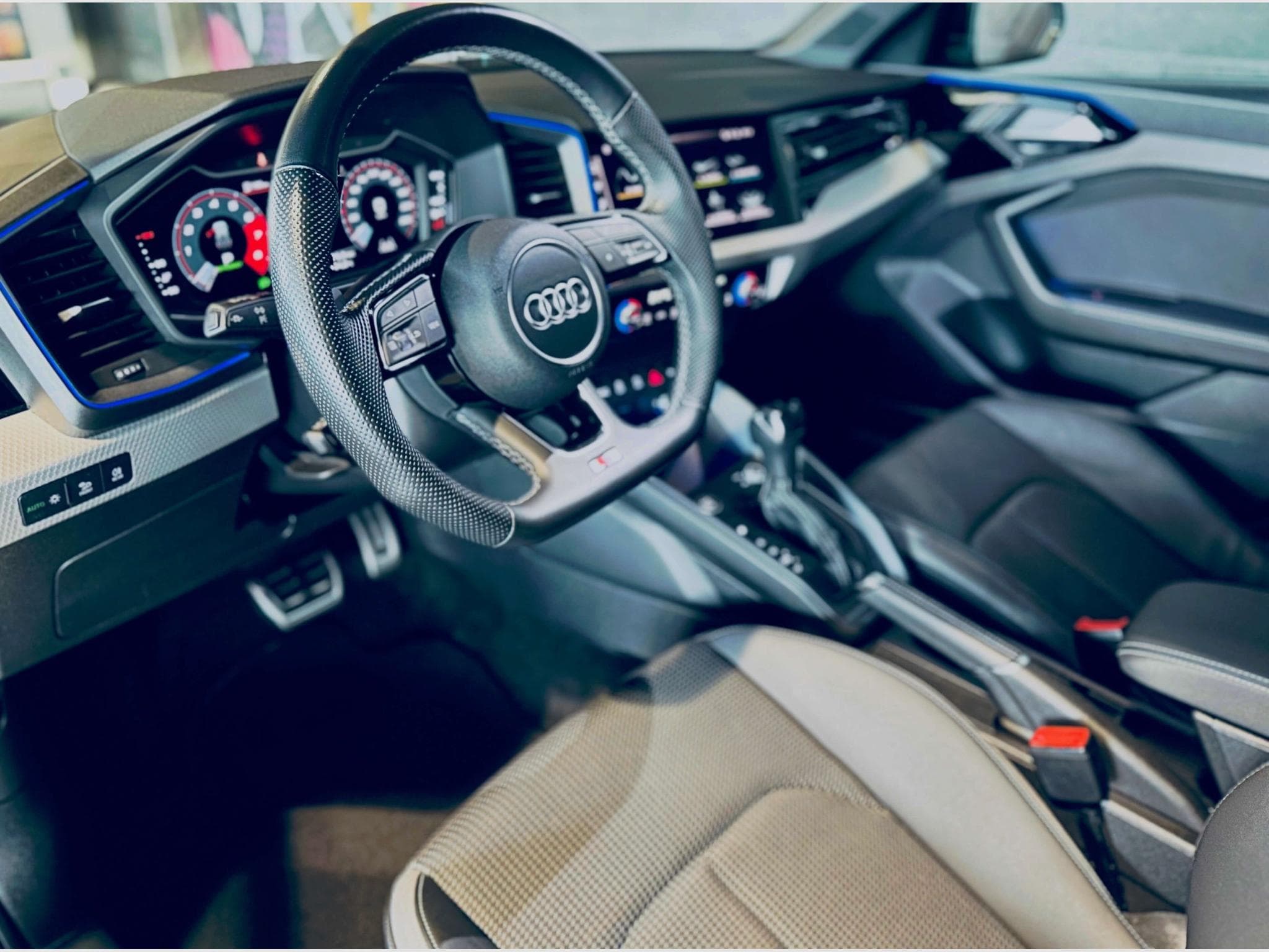 Audi A1 A1 SPORTBACK S-LINE 40 TFSI S-TRONIC (2022) - Photo 9