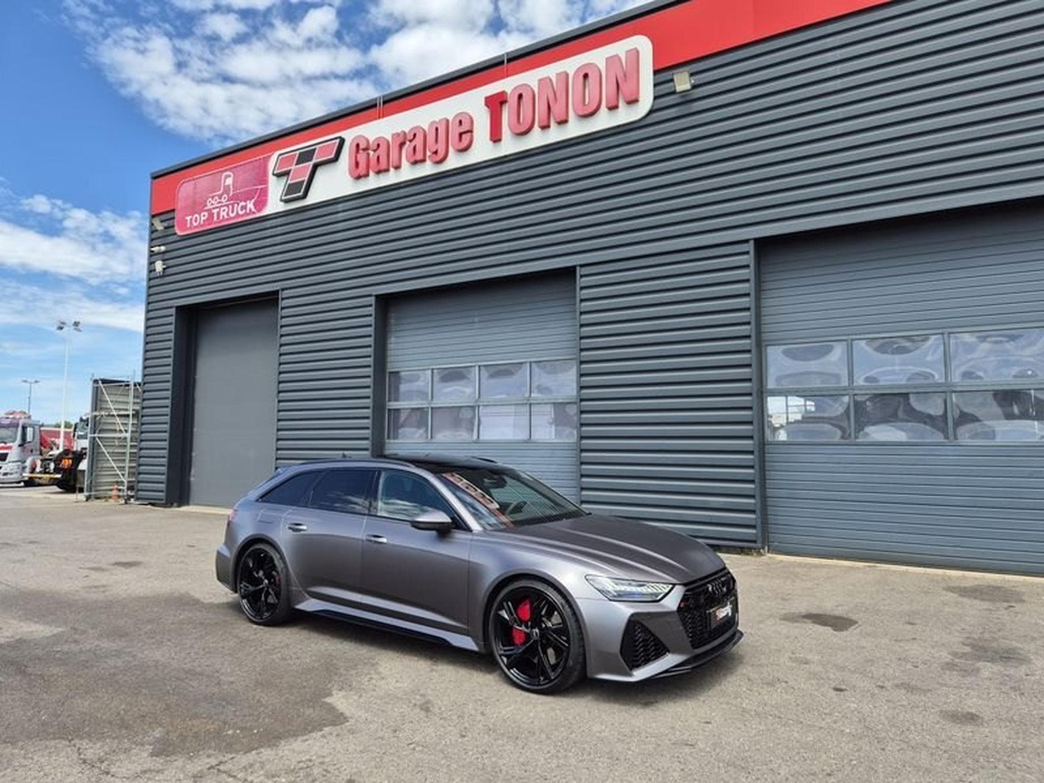 Audi RS6 (2022) - Photo 1