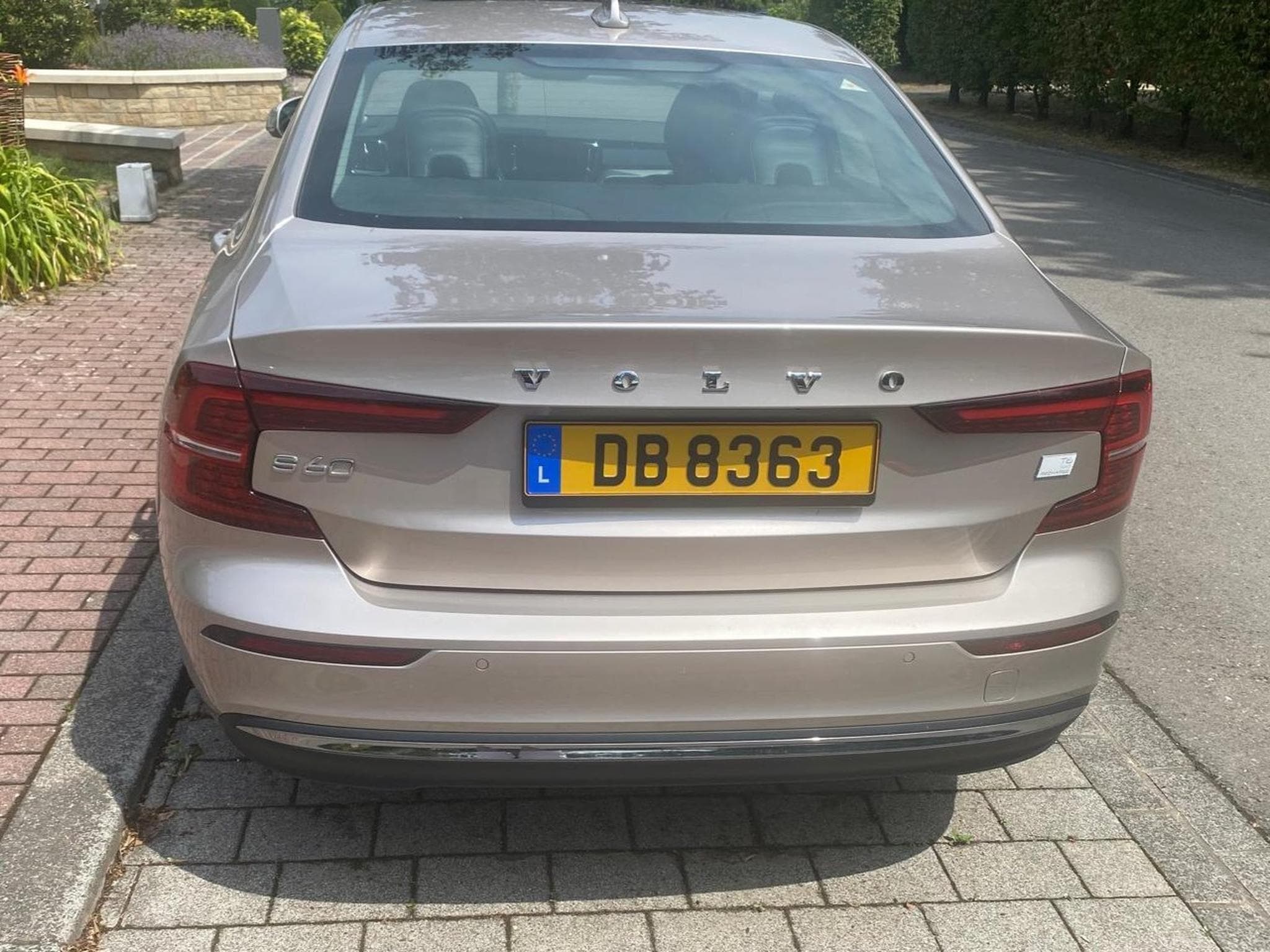 Volvo S60 ZSH1VD0? (2022) - Photo 2