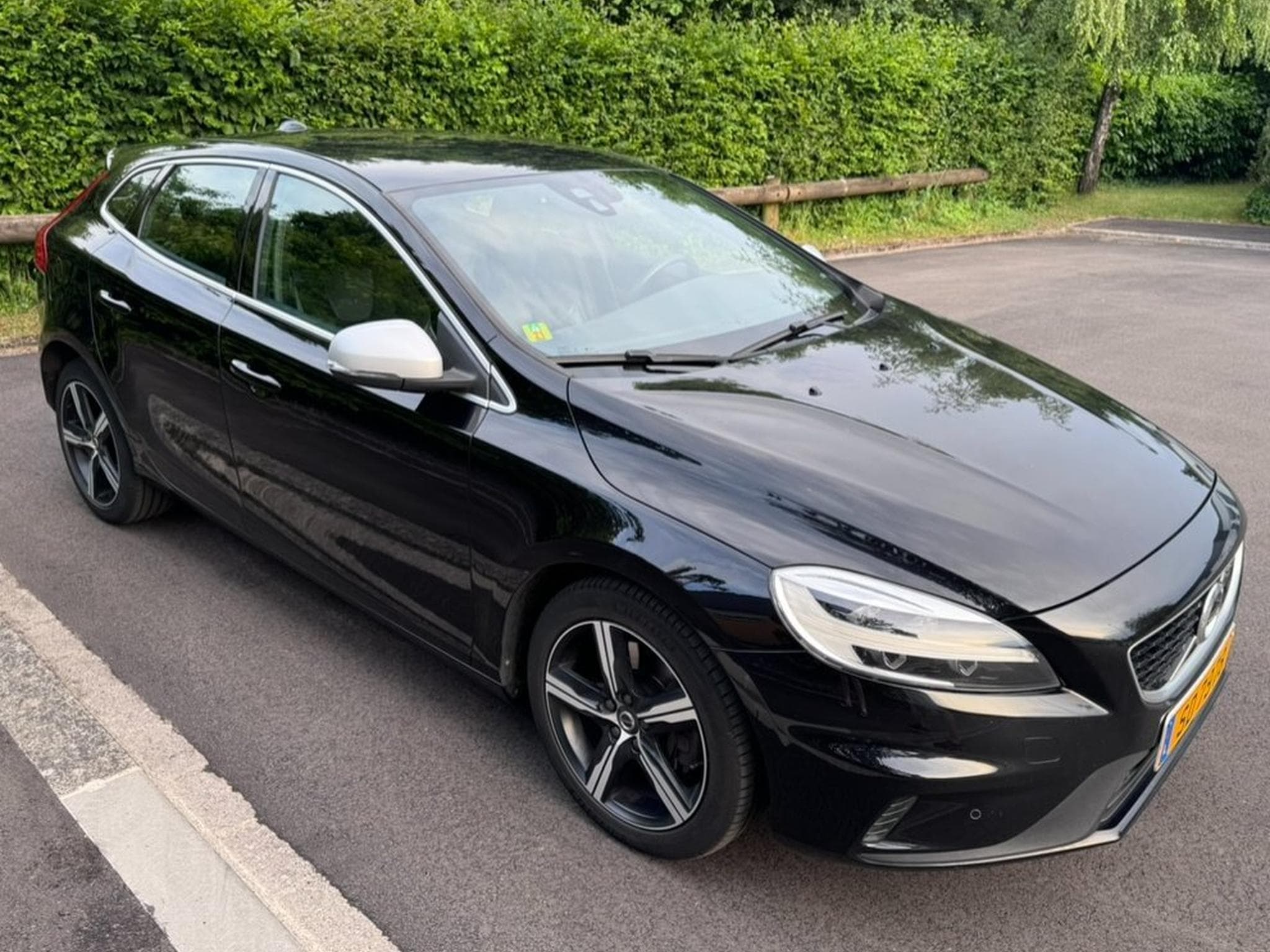 Volvo V40 Sport Edition D3 Geartronic R-Design (2019) - Foto 1