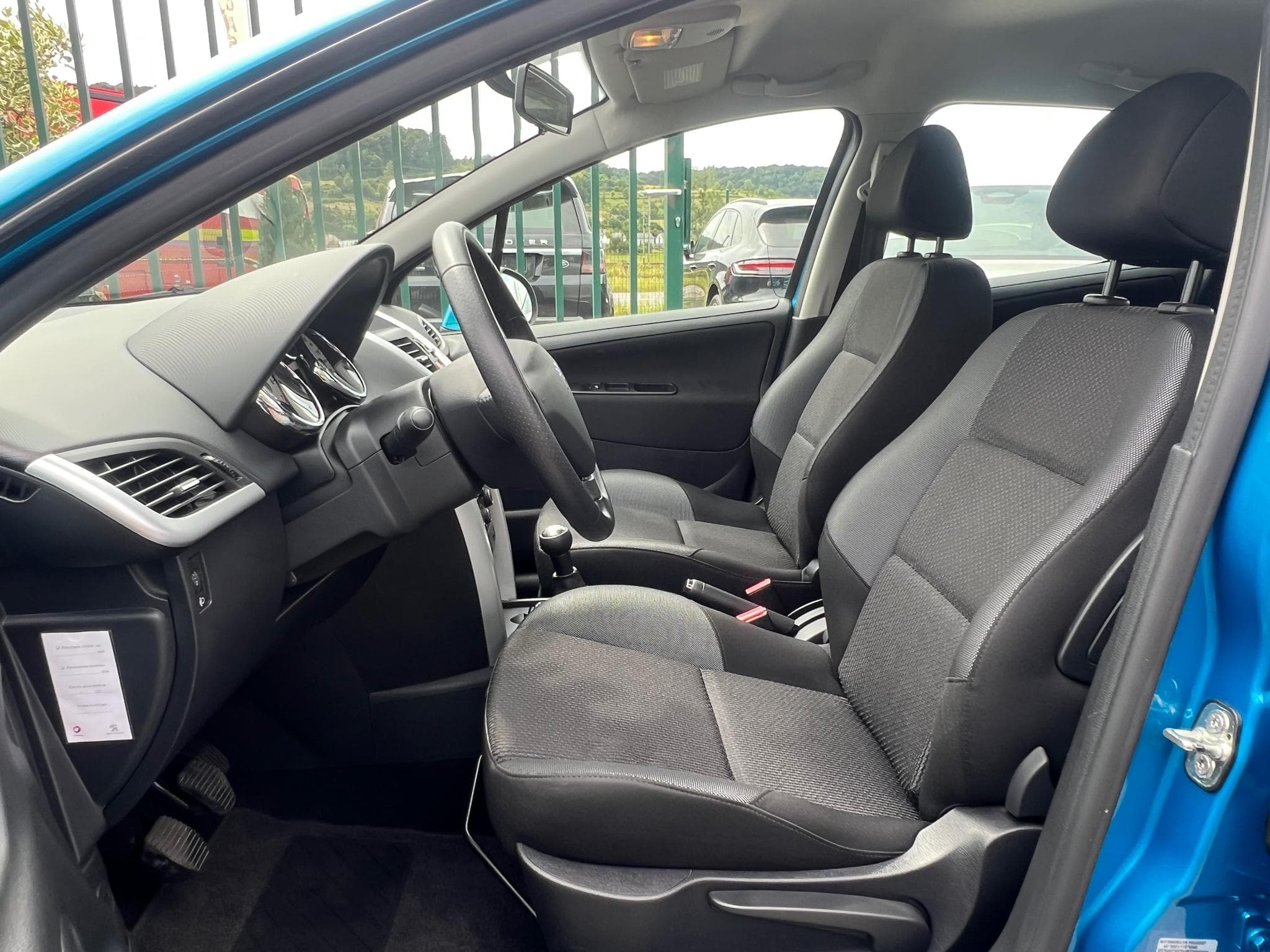 Peugeot 207 1.4 VTi 95CV (2011) - Foto 11