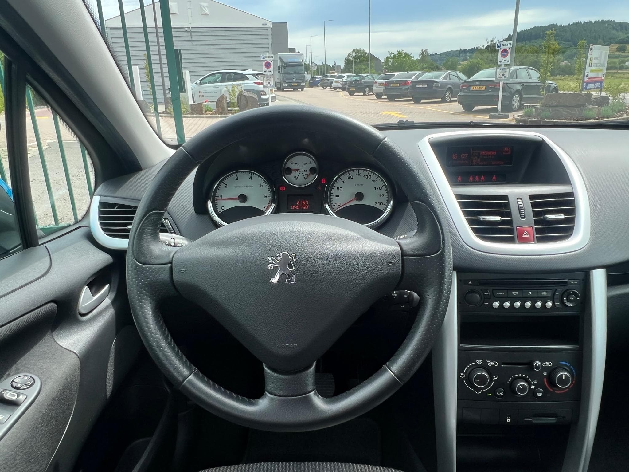 Peugeot 207 1.4 VTi 95CV (2011) - Foto 8