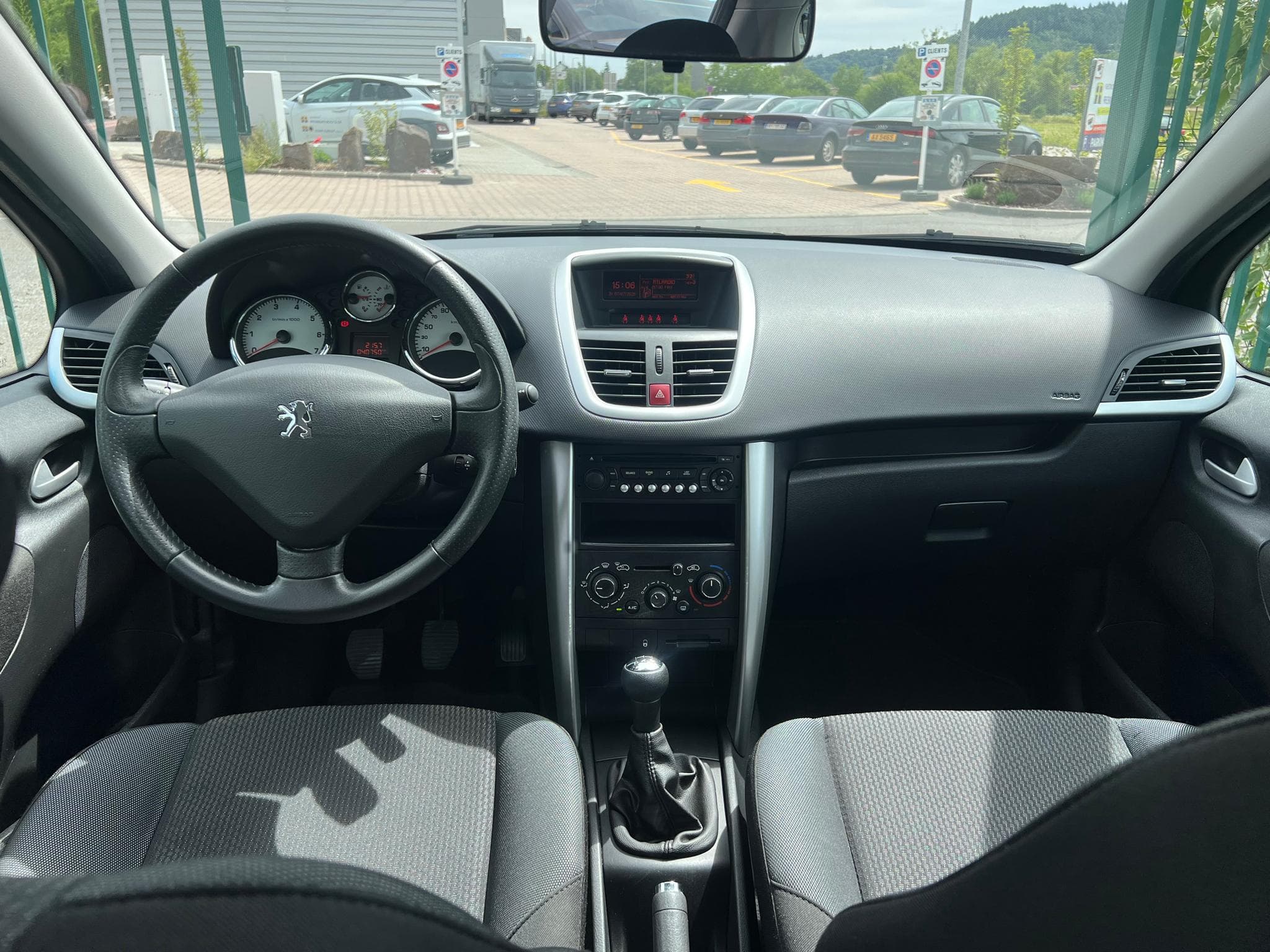 Peugeot 207 1.4 VTi 95CV (2011) - Foto 7