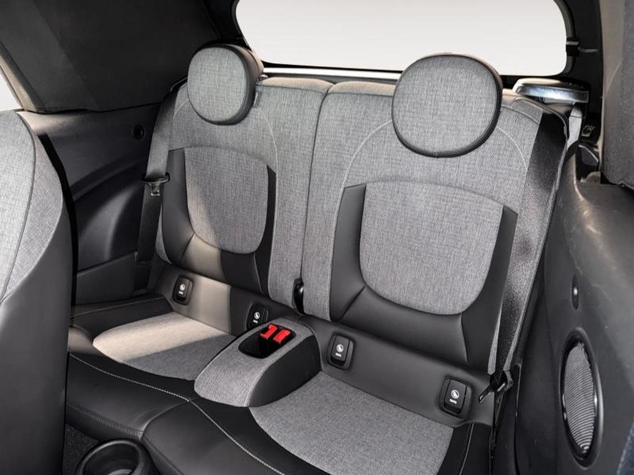 MINI Cooper John Cooper Works (2024) - Photo 9