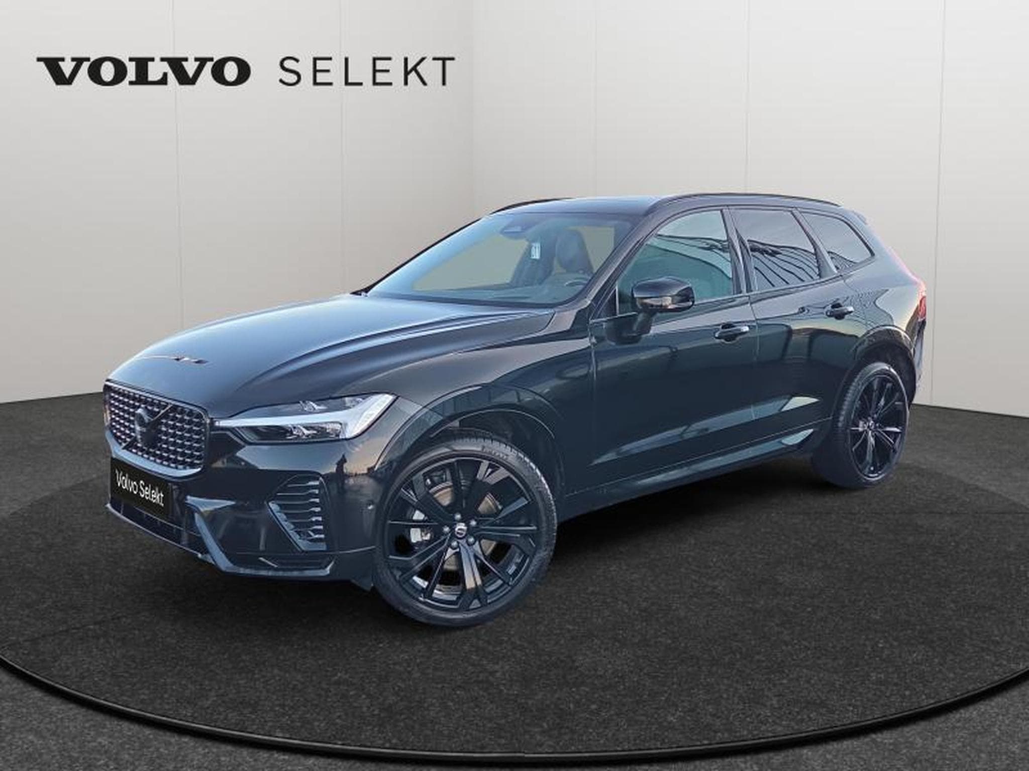 Volvo XC60 B5 Black Edition Plus / Essence (2025) - Photo 1